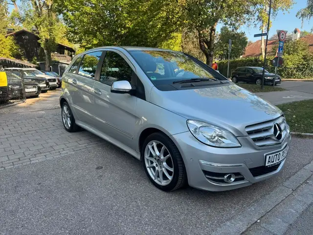 Mercedes-Benz B-Class view 7