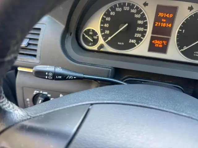 Mercedes-Benz B-Class view 11