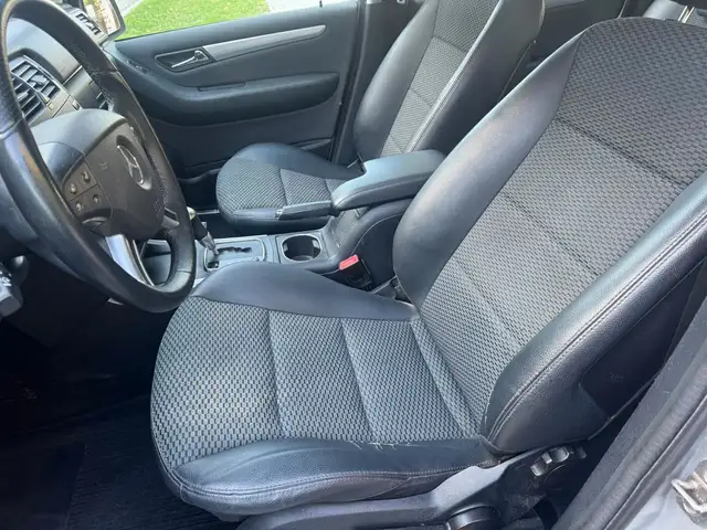 Mercedes-Benz B-Class view 12