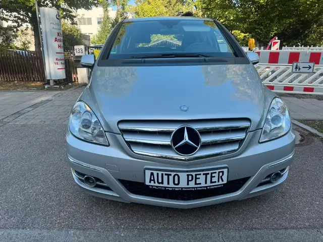Mercedes-Benz B-Class view 8