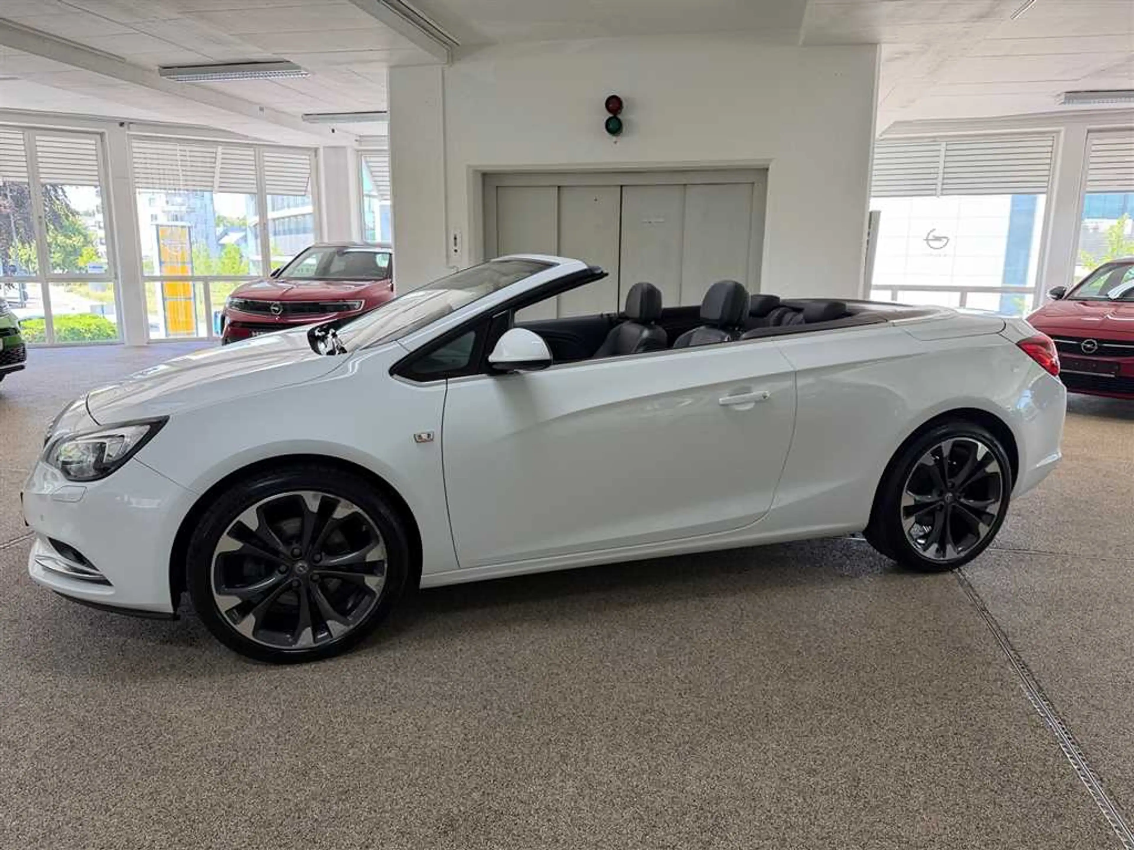 Opel Cascada Ultimate1.6TNavi Kamera PDC SHZ  Leder — photo 7