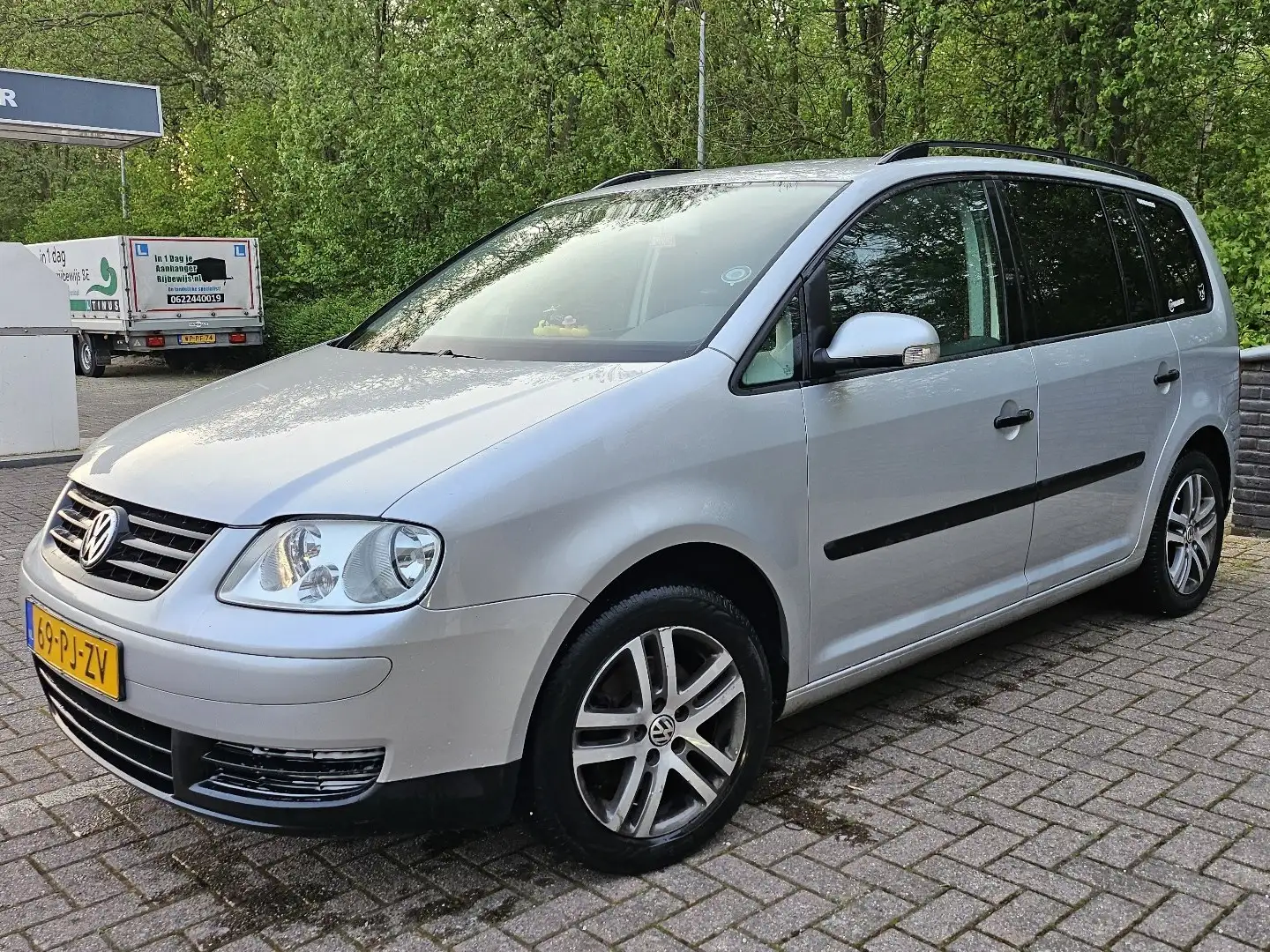 Volkswagen Touran 1.6-16V FSI Turijn Grijs - 1