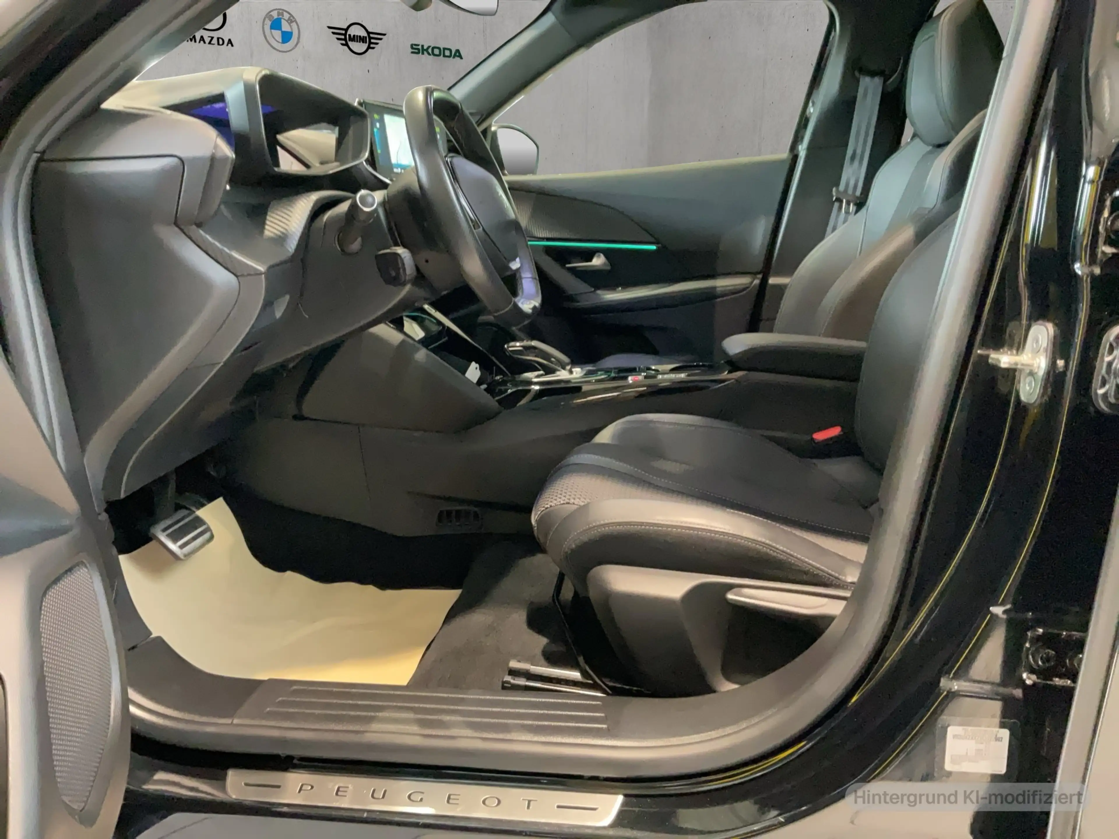 Peugeot e-2008 GT — photo 9