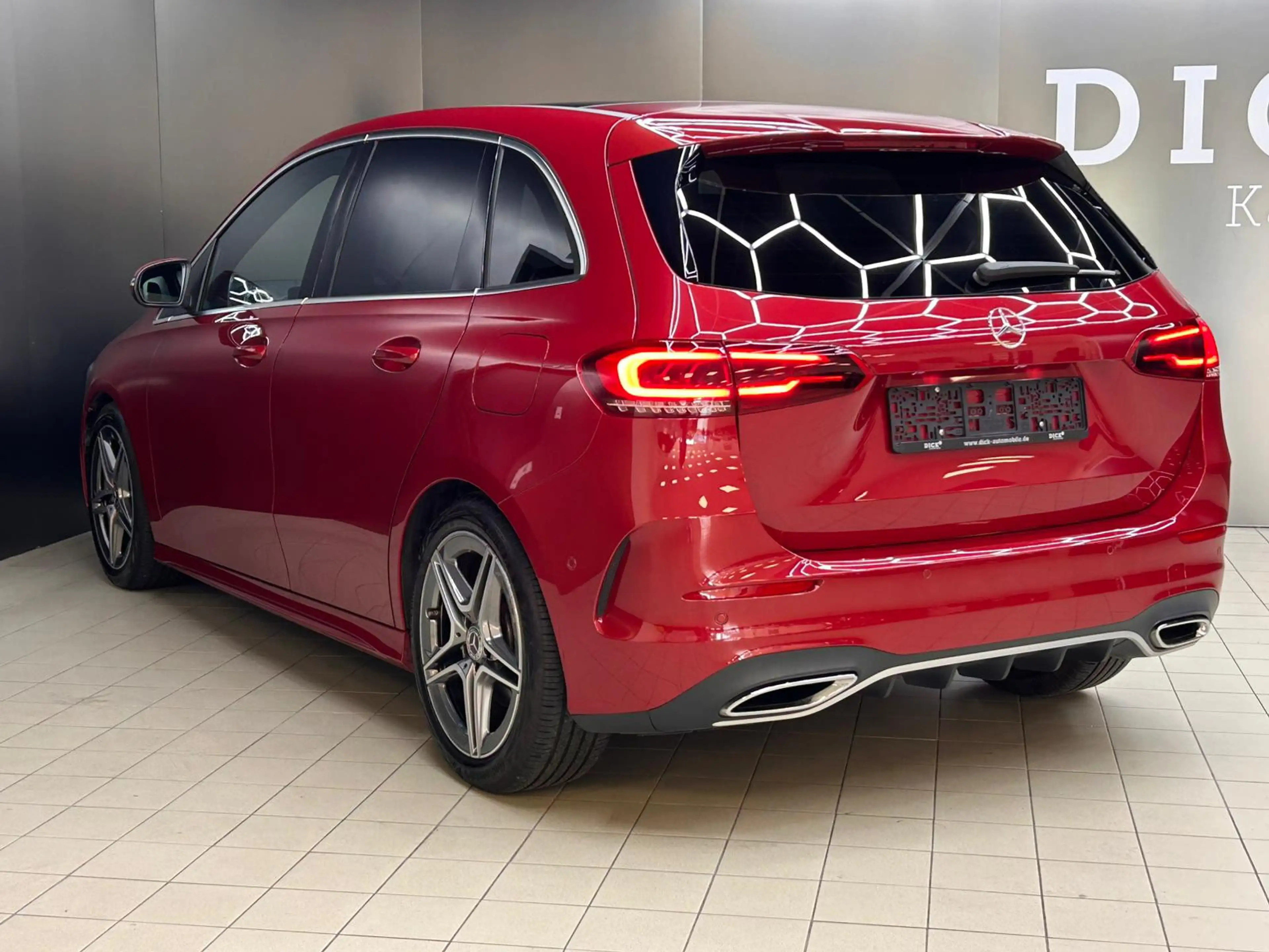 Mercedes-Benz B 220 d 9G 2X AMG Line WIDESC+STDHZ+LED+360+ACC+ — photo 5
