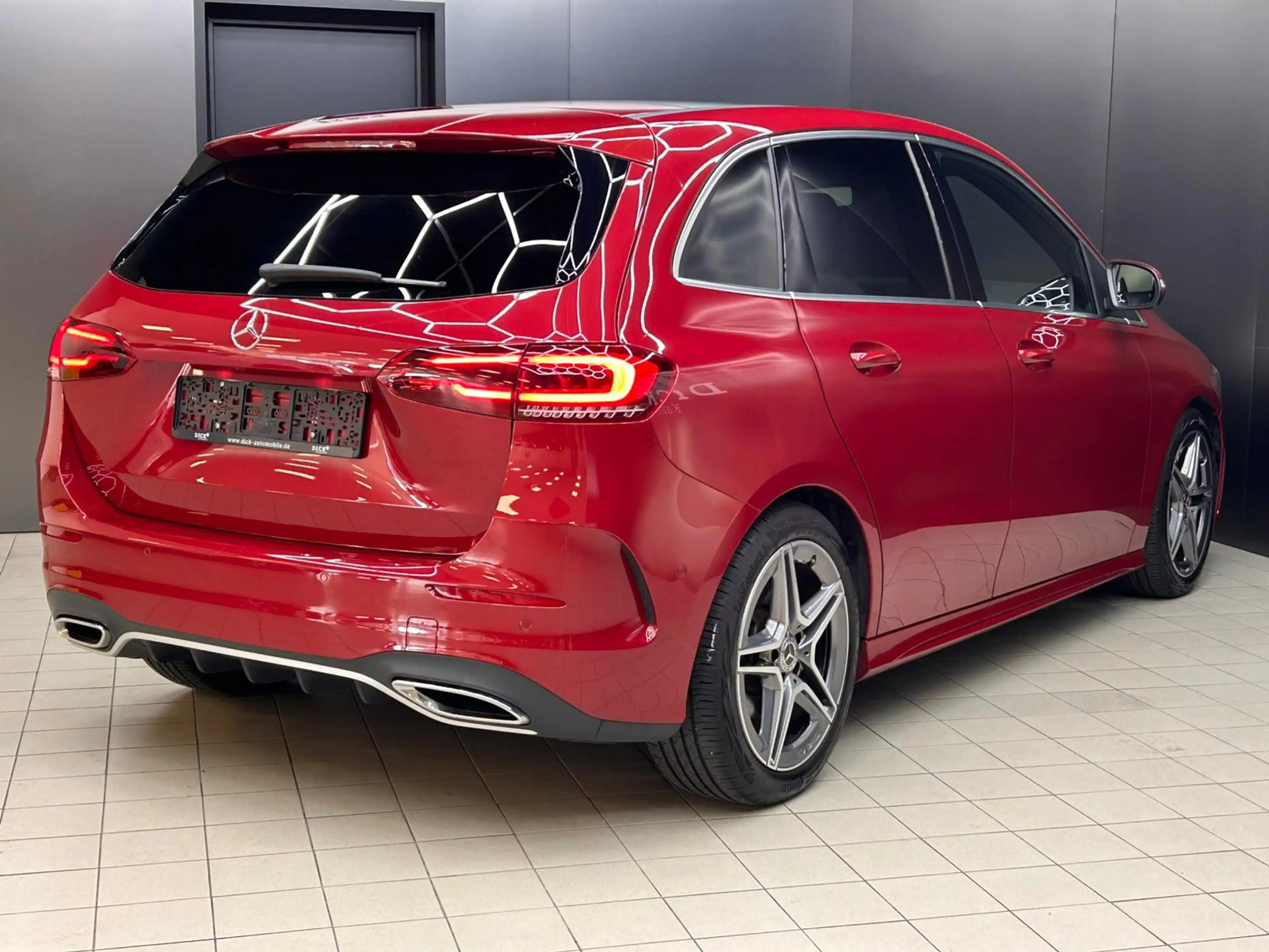 Mercedes-Benz B 220 d 9G 2X AMG Line WIDESC+STDHZ+LED+360+ACC+ — photo 7