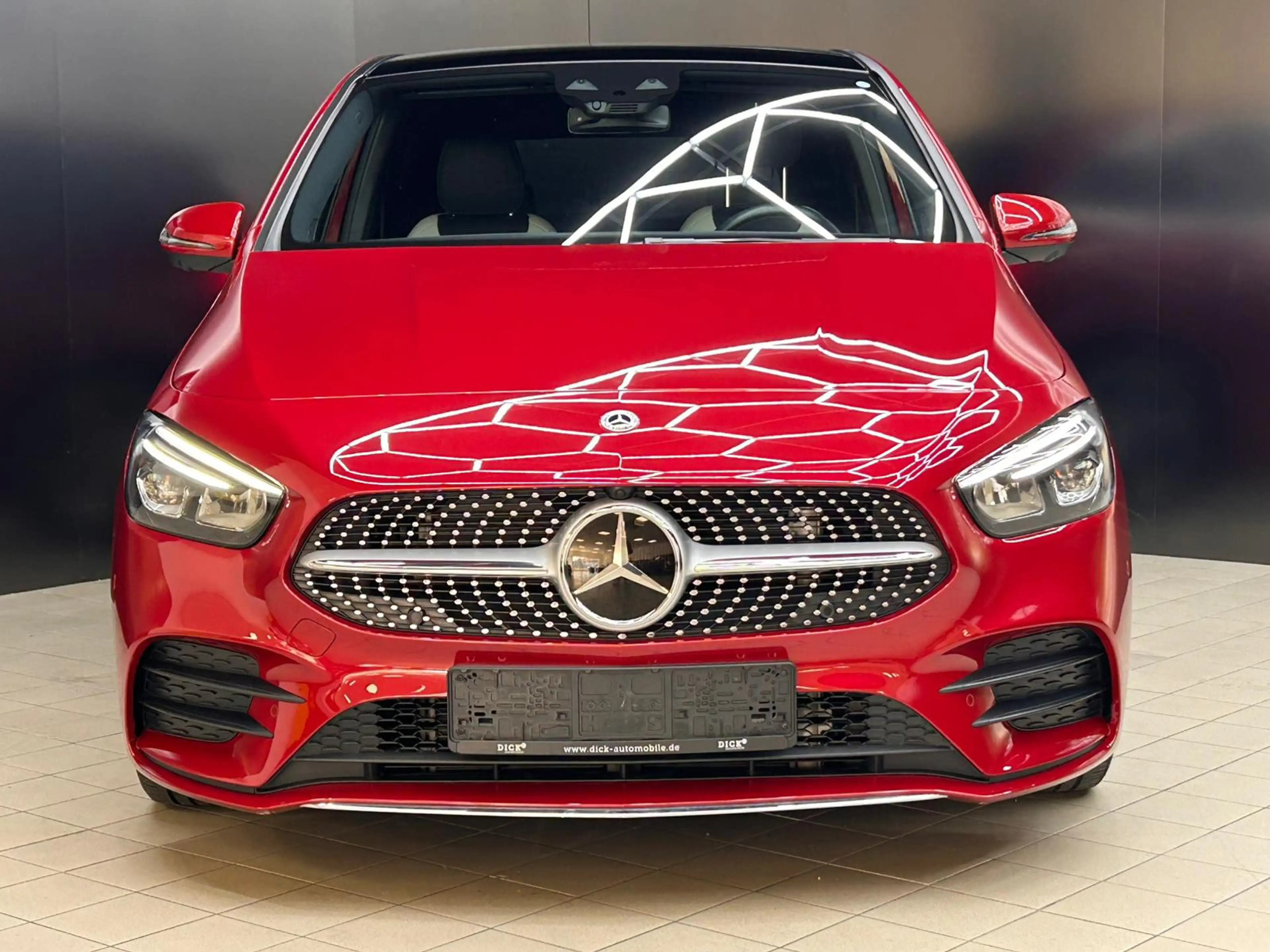 Mercedes-Benz B 220 d 9G 2X AMG Line WIDESC+STDHZ+LED+360+ACC+ — photo 2