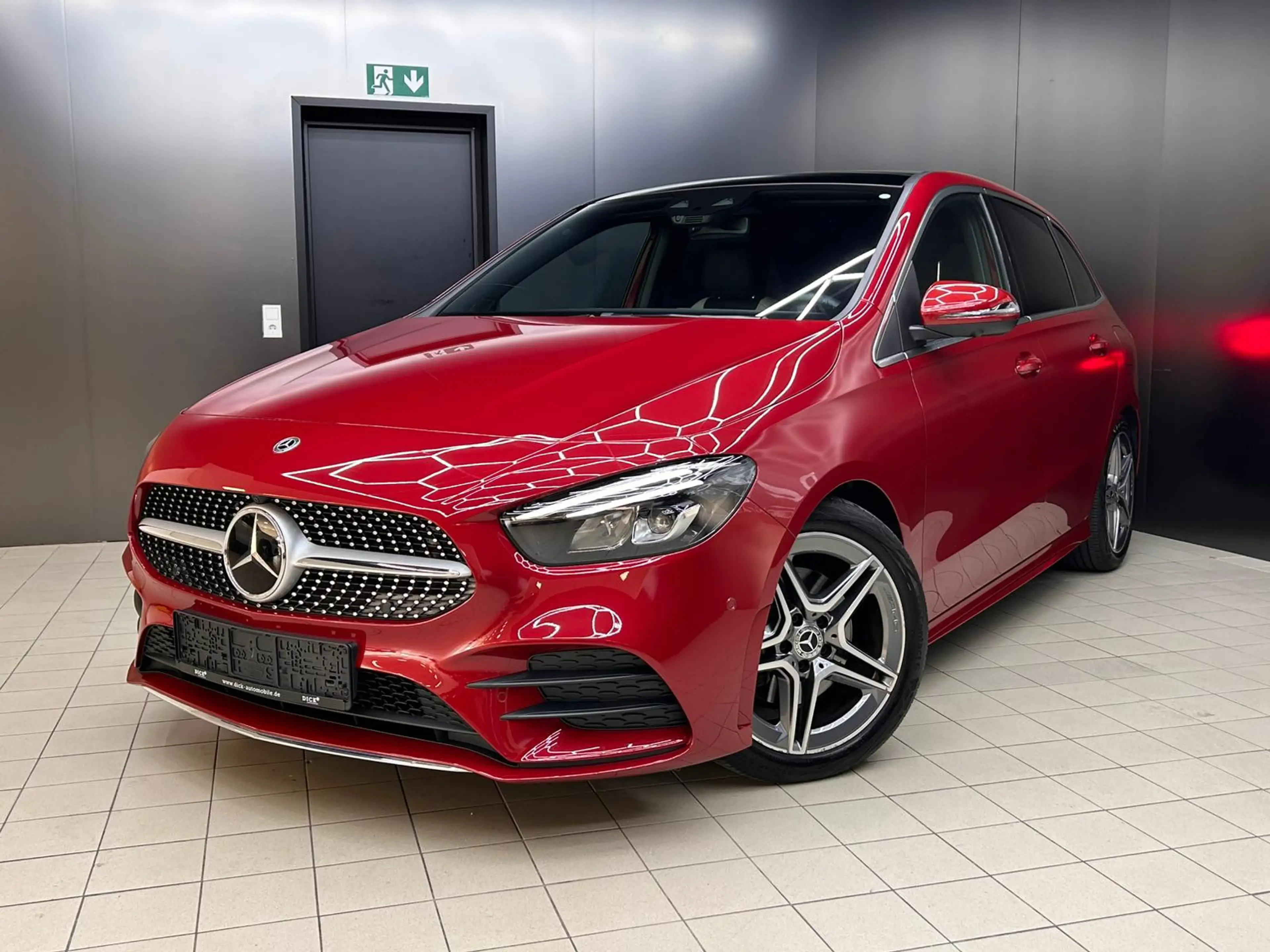 Mercedes-Benz B 220 d 9G 2X AMG Line WIDESC+STDHZ+LED+360+ACC+ — photo 3
