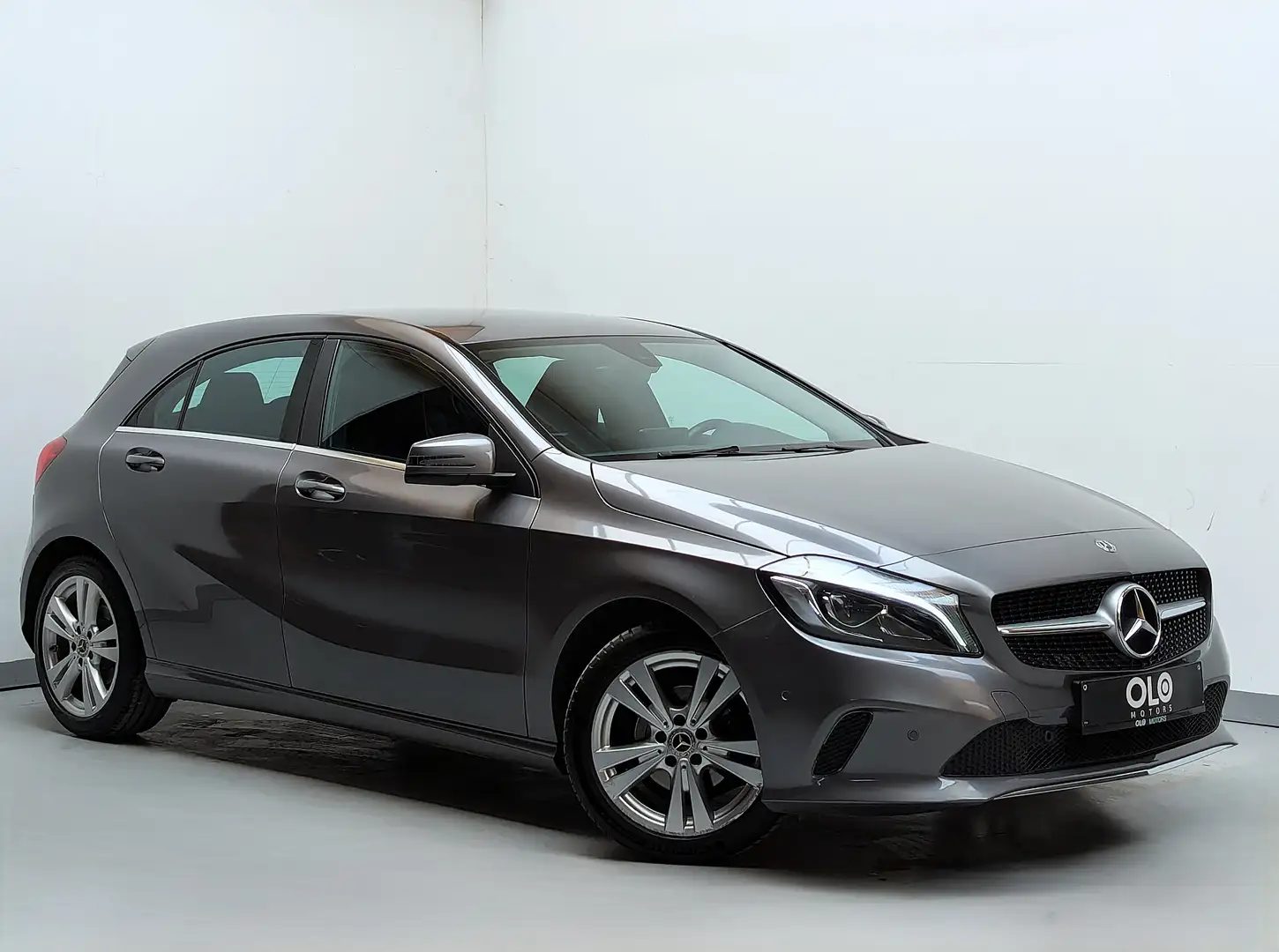 Mercedes-Benz A 180 VENDU SOLD VERKOCHT Gris - 2