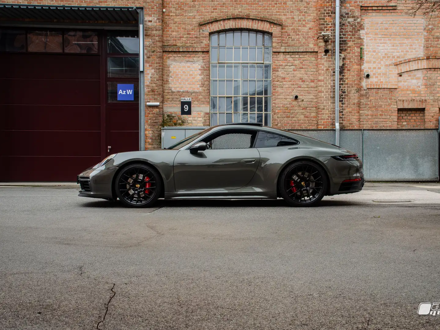 Porsche 911 992 Carrera S - aventuringrün - Sportsitze - SD Vert - 1