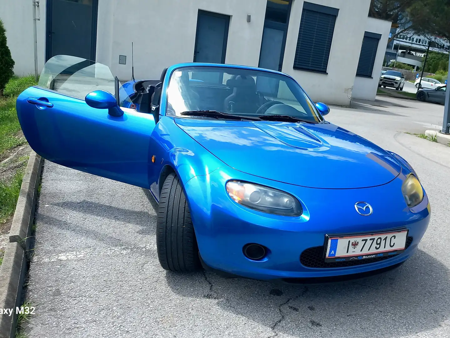 Mazda MX-5 MX-5 1,8i Challenge Challenge Blau - 1