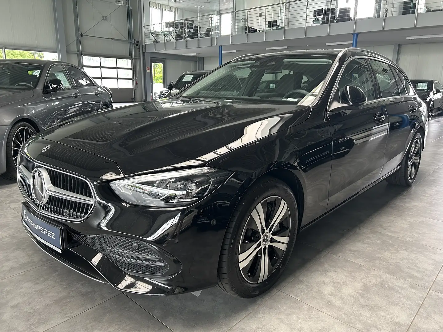 Mercedes-Benz C 300 T e AVANTGARDE- DISTRONIC- PANO- BURMESTER Noir - 2