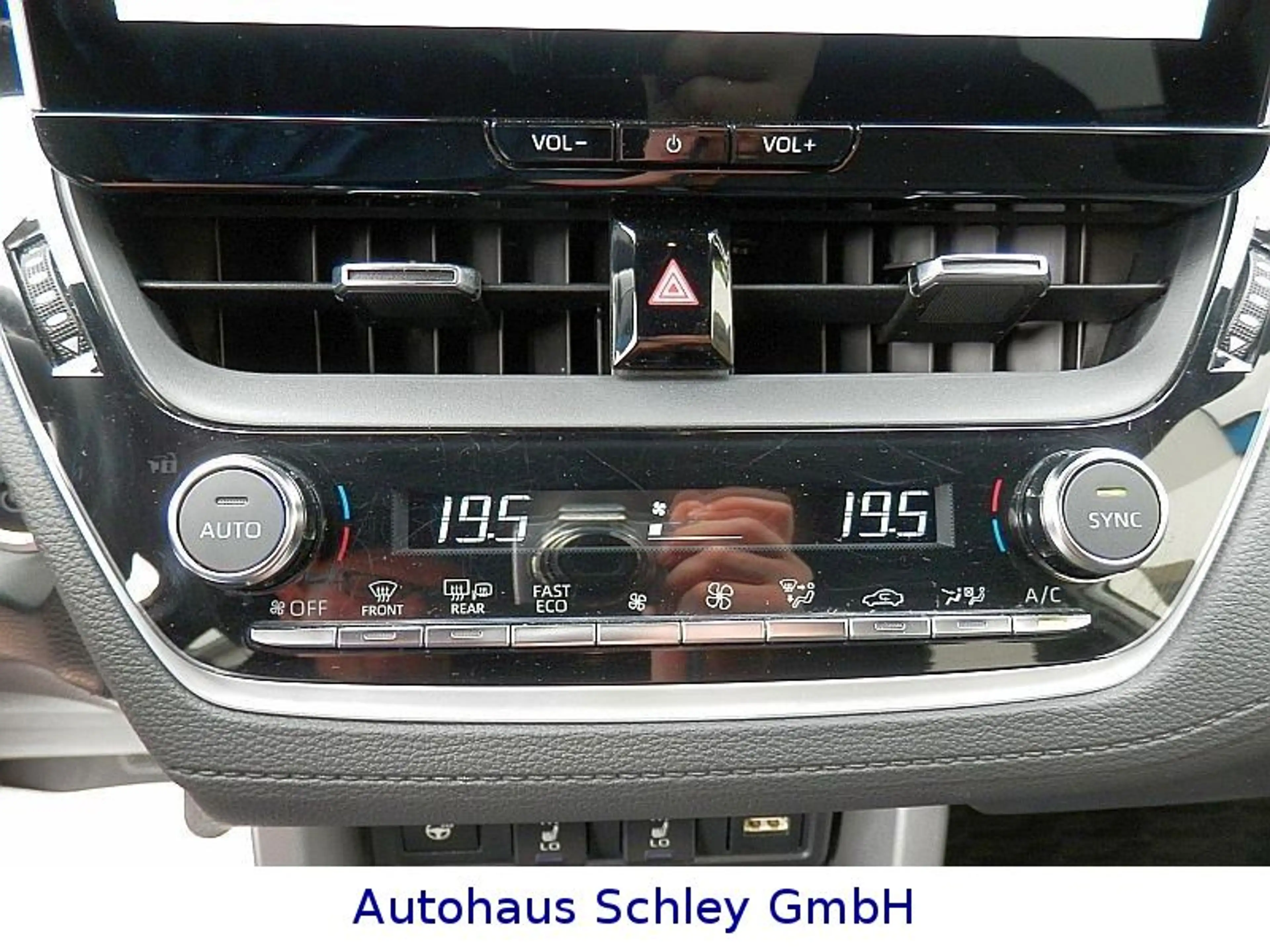 Toyota Corolla Cross *LED*Team*RKam*SHZ*FWD* — photo 26