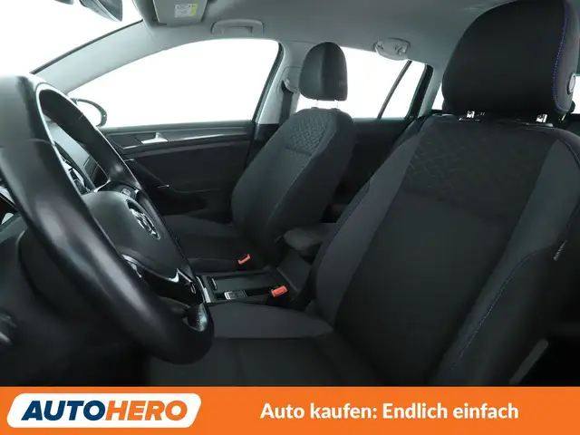 Volkswagen Golf view 10