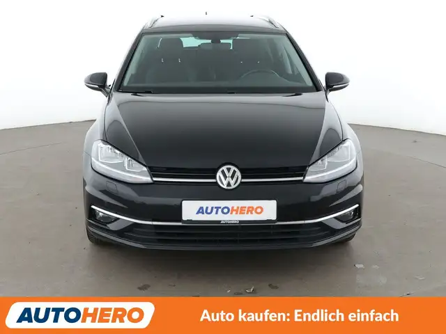 Volkswagen Golf view 9