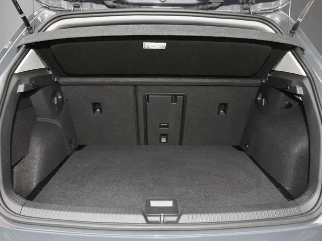 Volkswagen Golf view 8