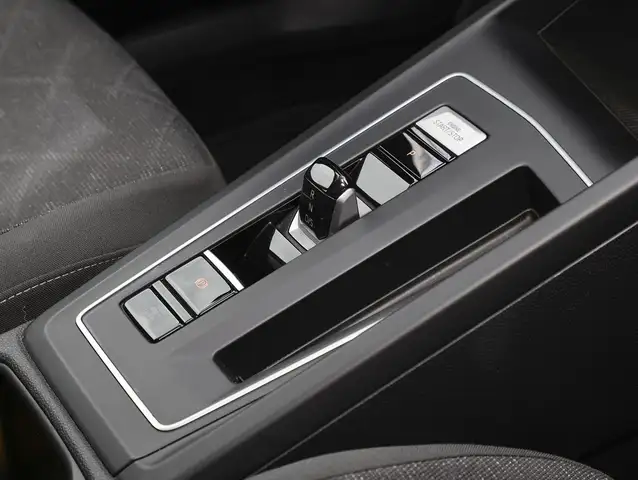 Volkswagen Golf view 11