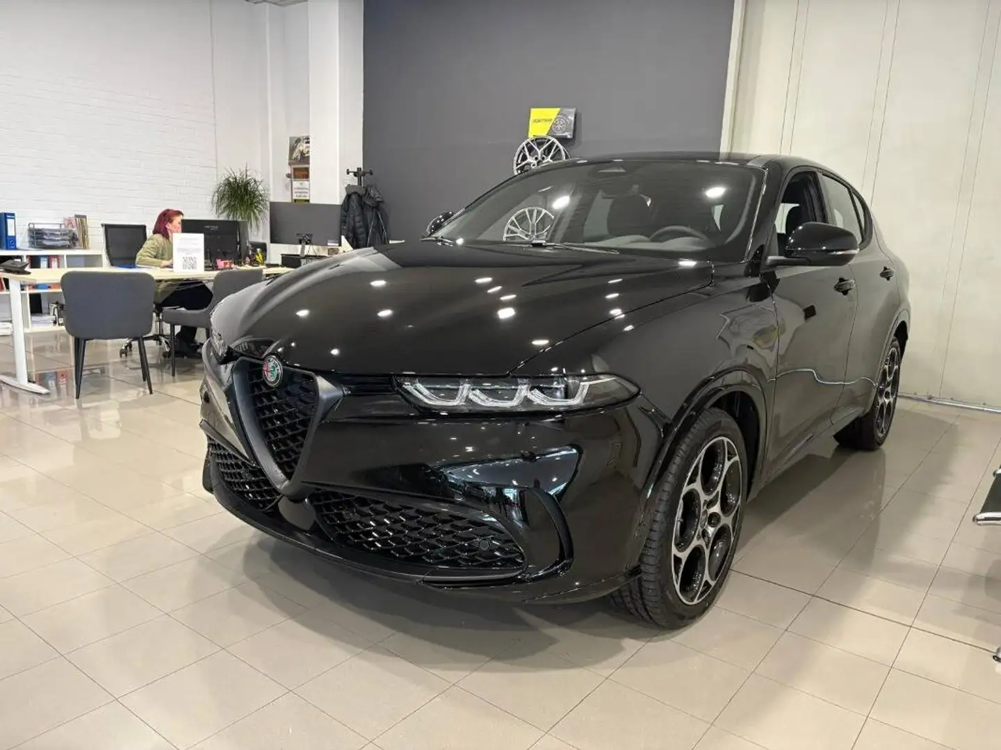 Alfa Romeo Tonale 1.5 hybrid Ti 160cv tct7 Negru - 1