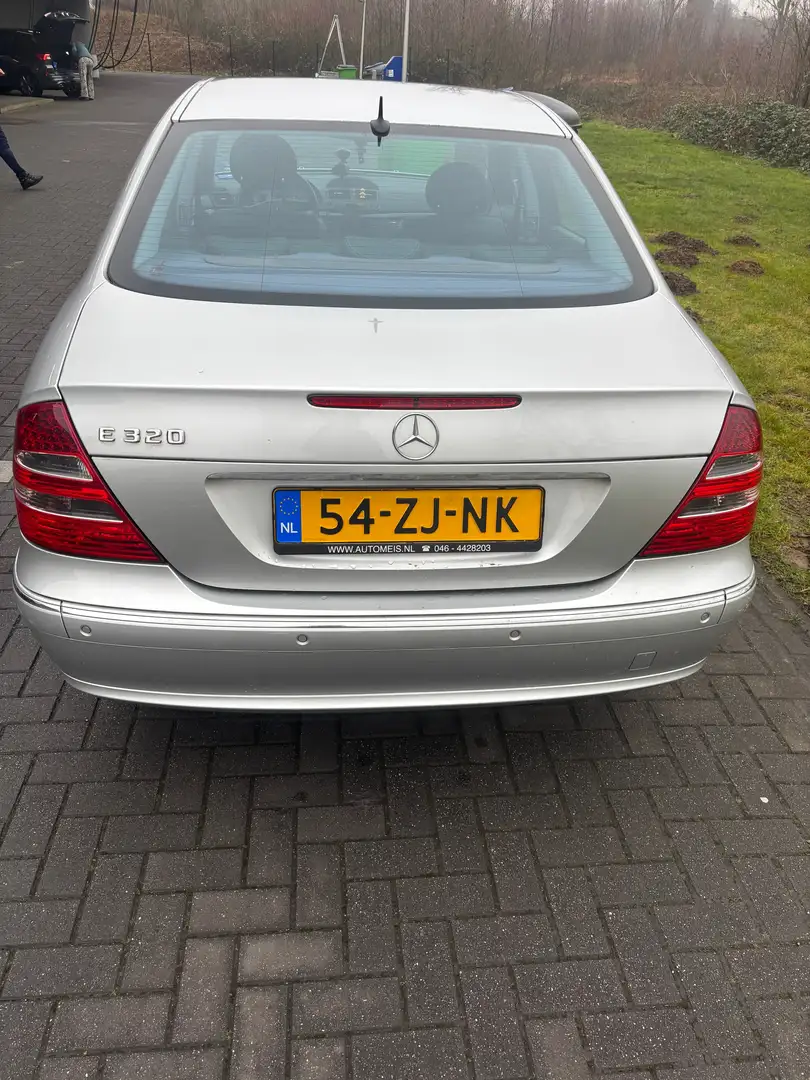 Mercedes-Benz E 320 E 320 Avantgarde Zilver - 2