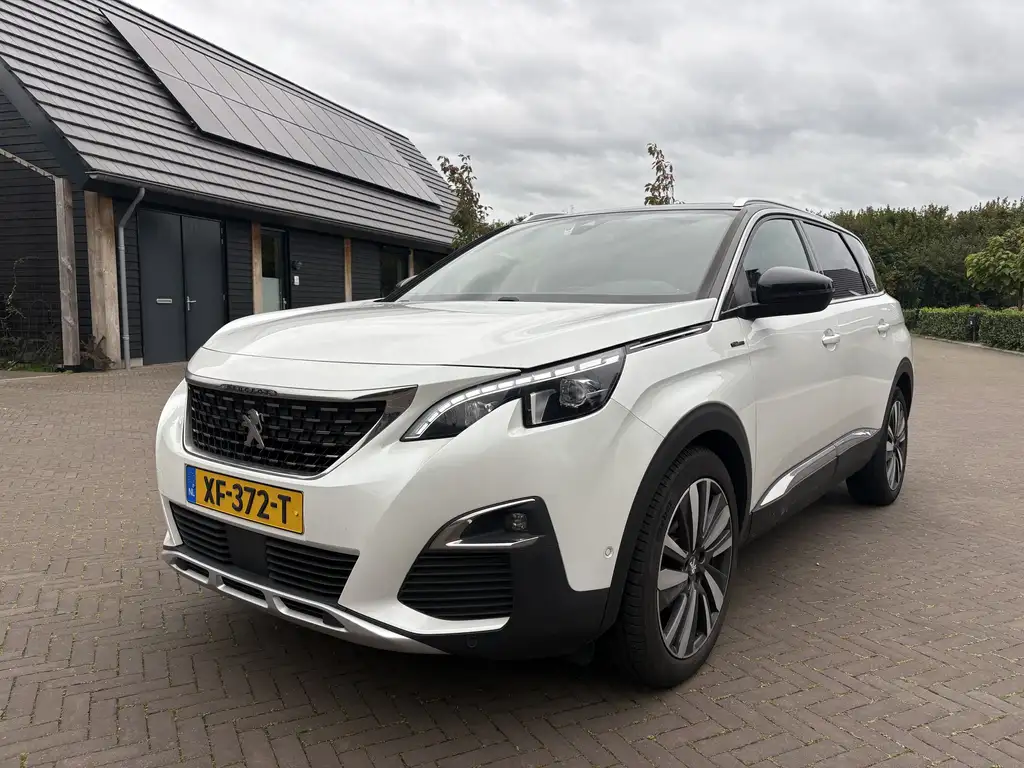 Peugeot 5008 2019 из Европы — купить под ключ