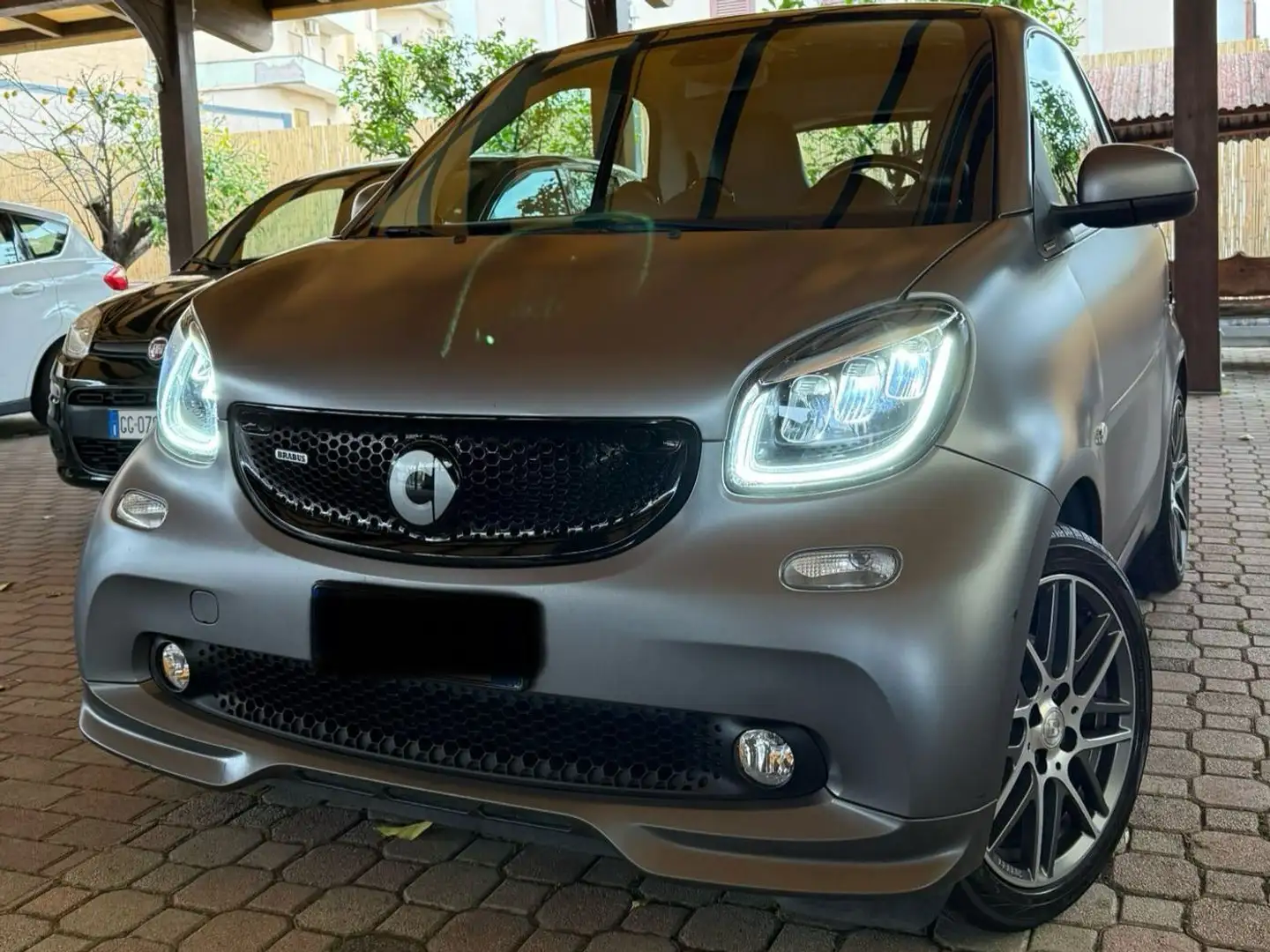 smart forTwo 0.9 t Brabus 109cv PRONTA CONSEGNA Grau - 1