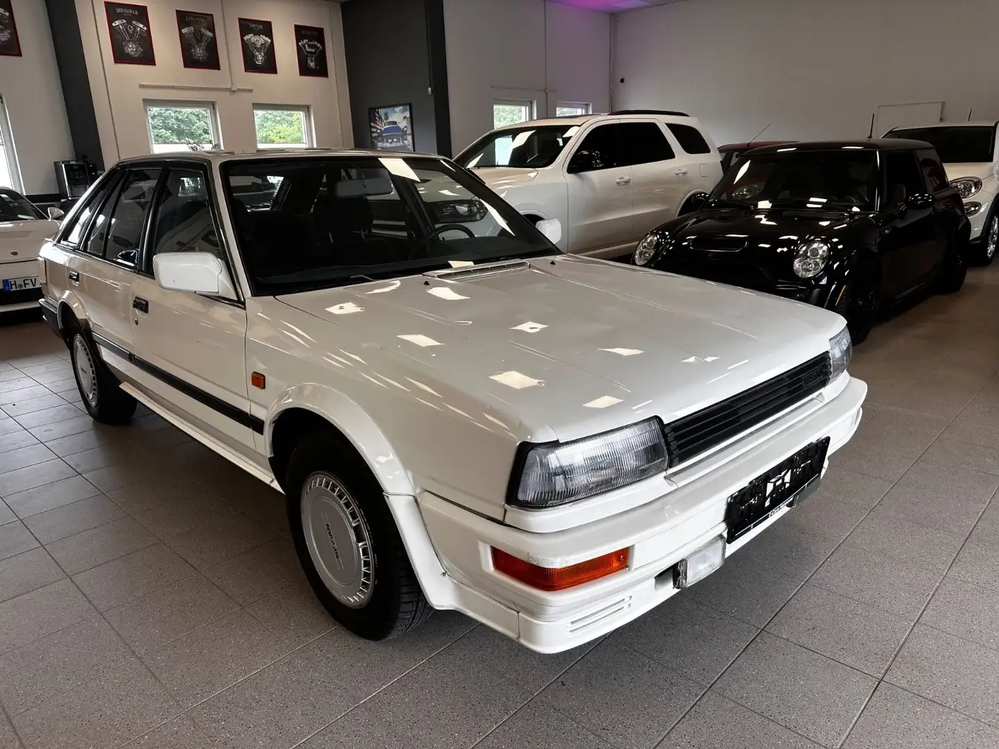 Nissan Bluebird H-Kennzeichen Oldtimer Blanc - 1