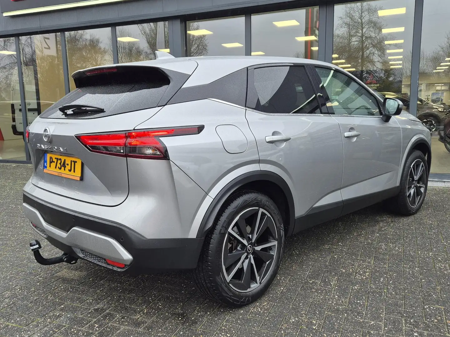 Nissan Qashqai 1.3 MHEV Xtronic N-Style | Trekhaak | AppleCarplay Grijs - 2