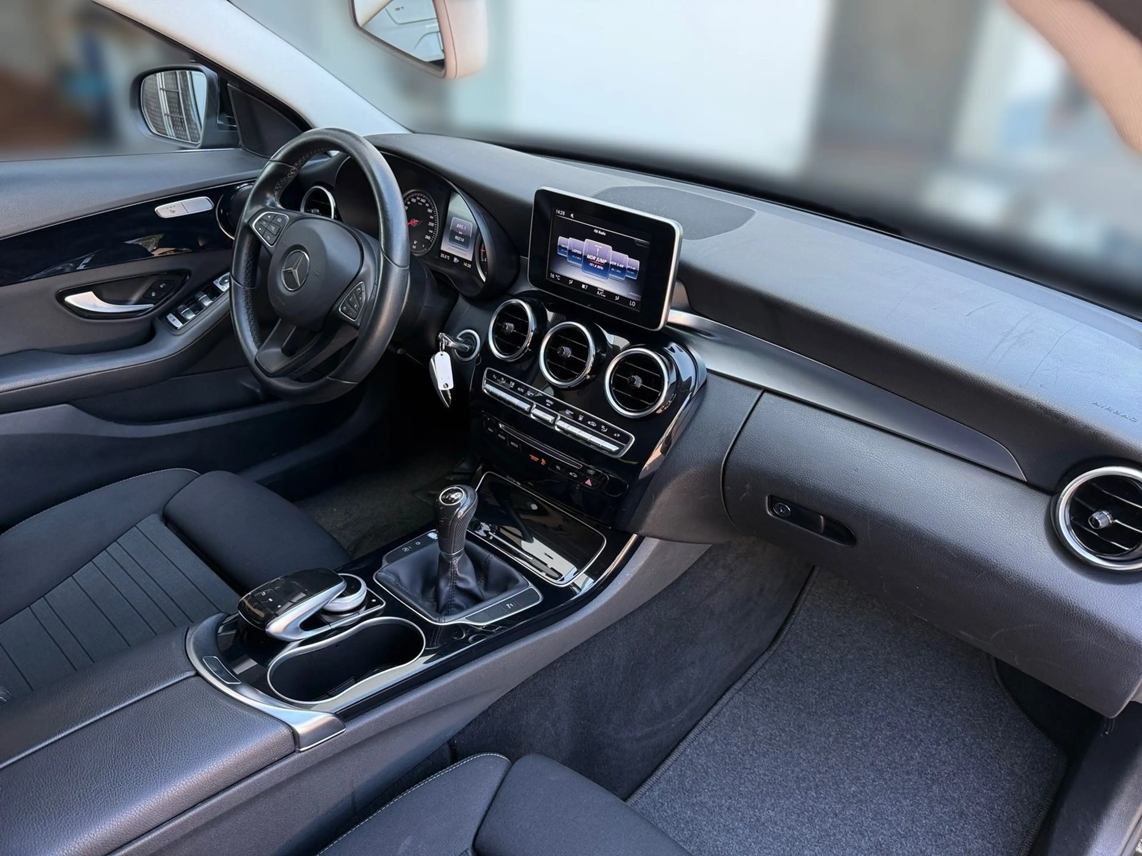 Mercedes-Benz C 180 C180 T-Modell CGI Navi Tempomat Kamera PDC AHK — photo 14