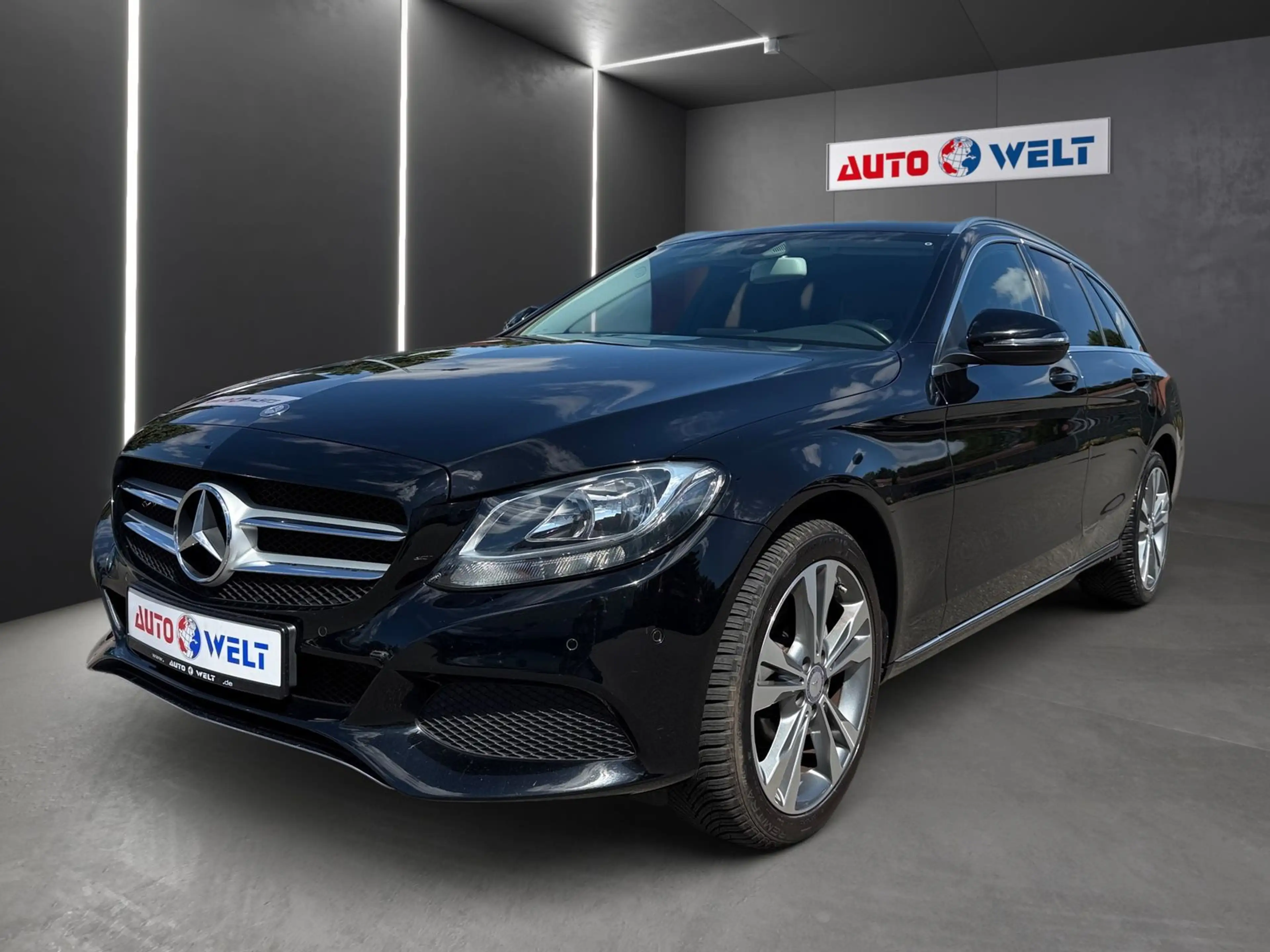 Mercedes-Benz C 180 C180 T-Modell CGI Navi Tempomat Kamera PDC AHK