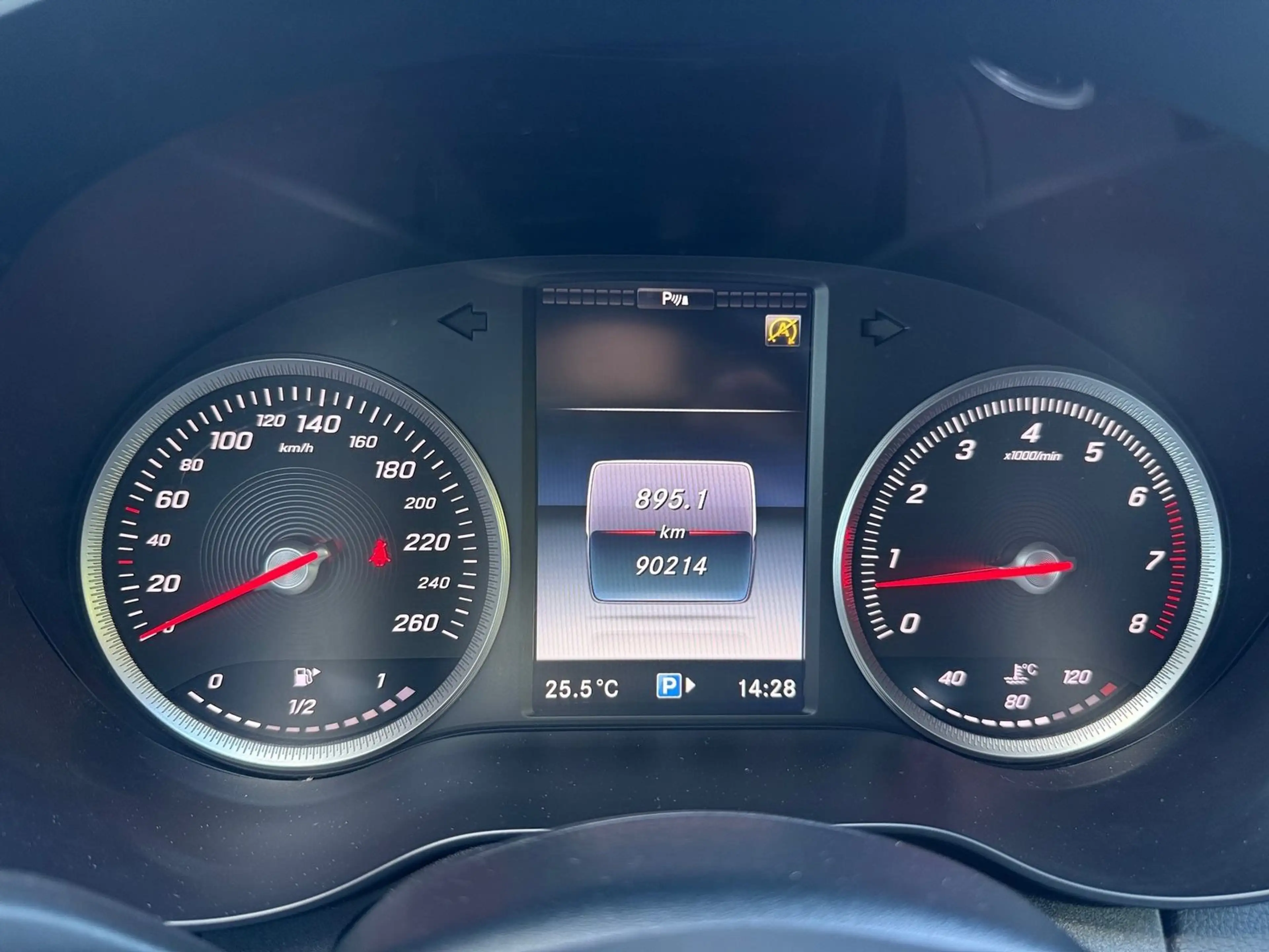 Mercedes-Benz C 180 C180 T-Modell CGI Navi Tempomat Kamera PDC AHK — photo 11
