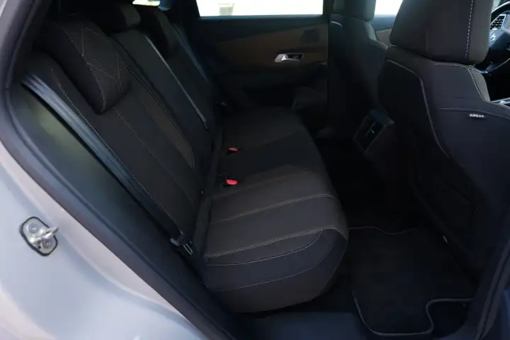 DS 7 Crossback 2021, foto 15