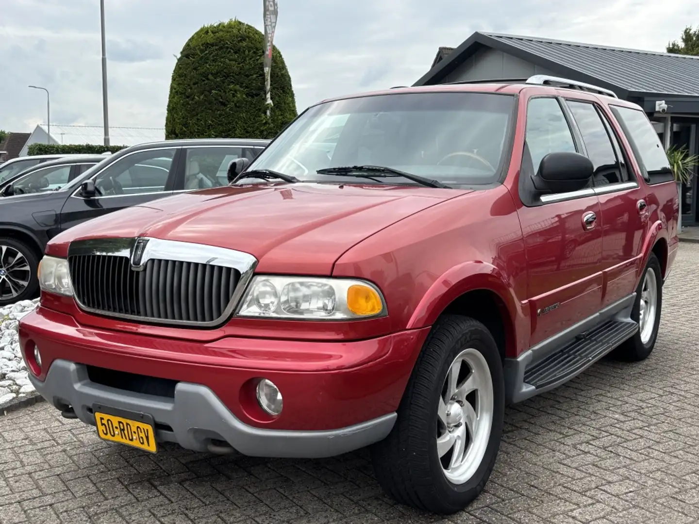 Lincoln Navigator 5.4 V8 2001Youngtimer 7-Persoons BTW Auto Rouge - 1