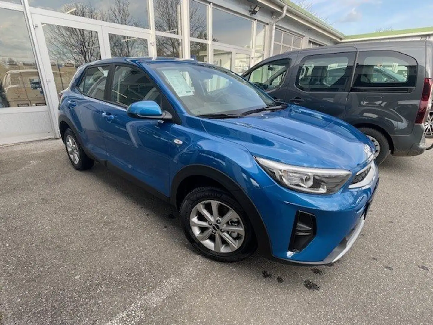 Kia Stonic 1.0TGDi TITAN MT6 100 Blau - 1