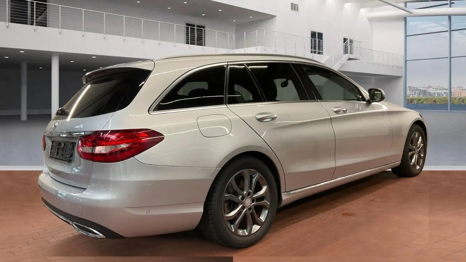 Mercedes-Benz C 180 T CGI Avantgarde NAVI PDC 2HD Argent - 2