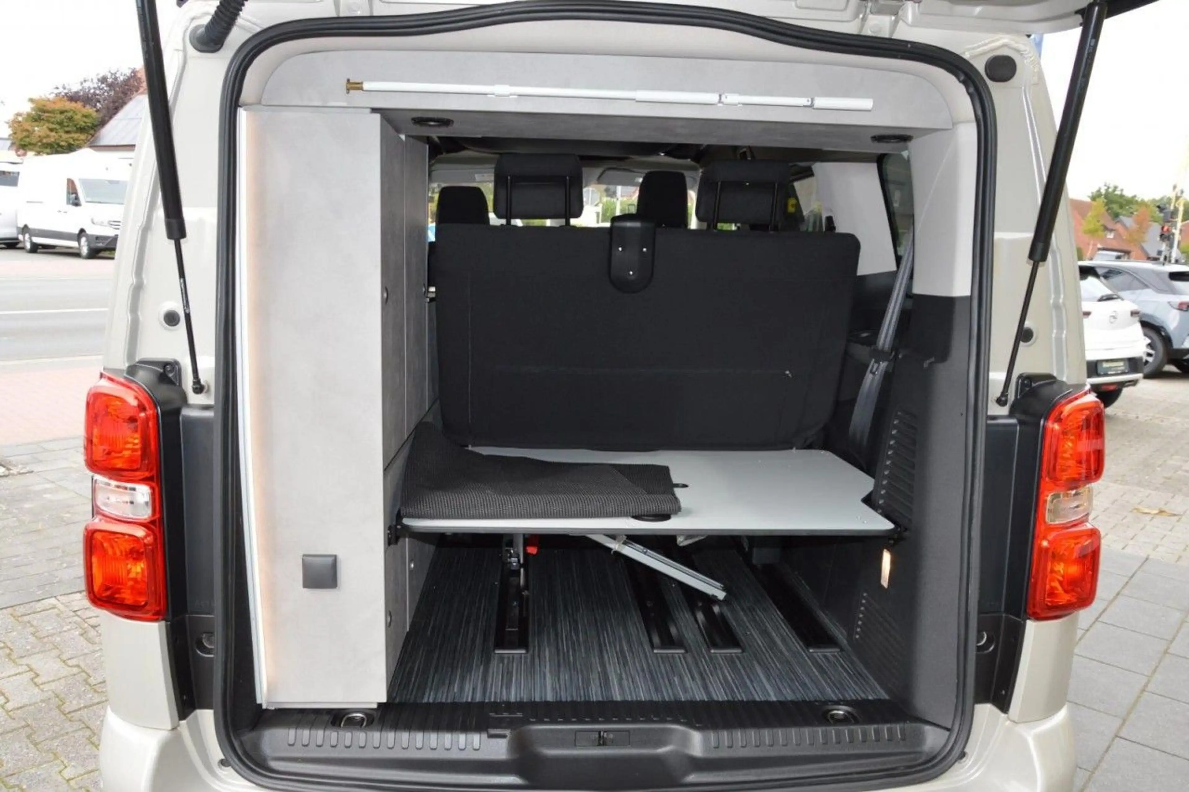 Opel Zafira Life Edition M — photo 8