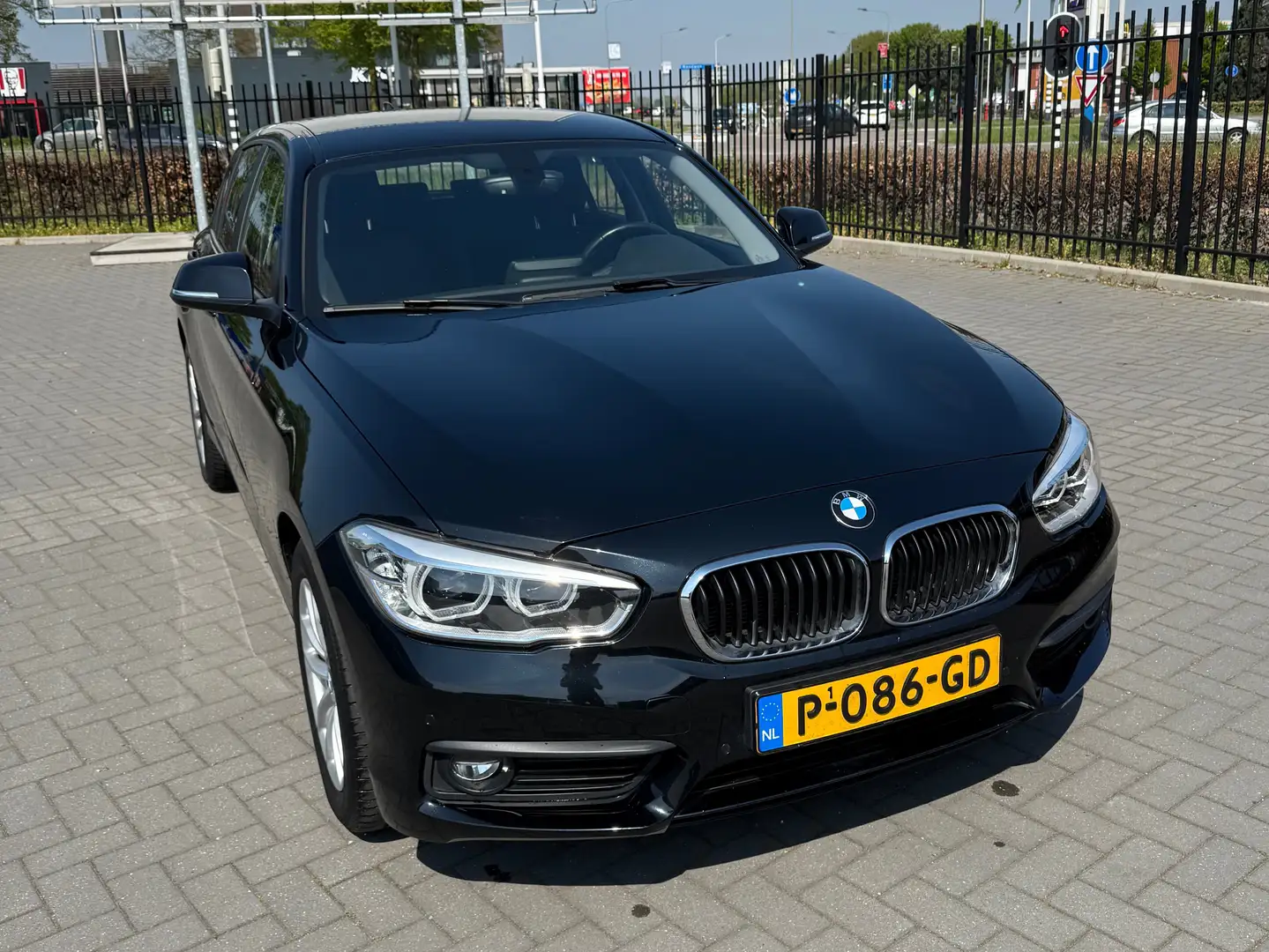 BMW 116 116i Zwart - 1