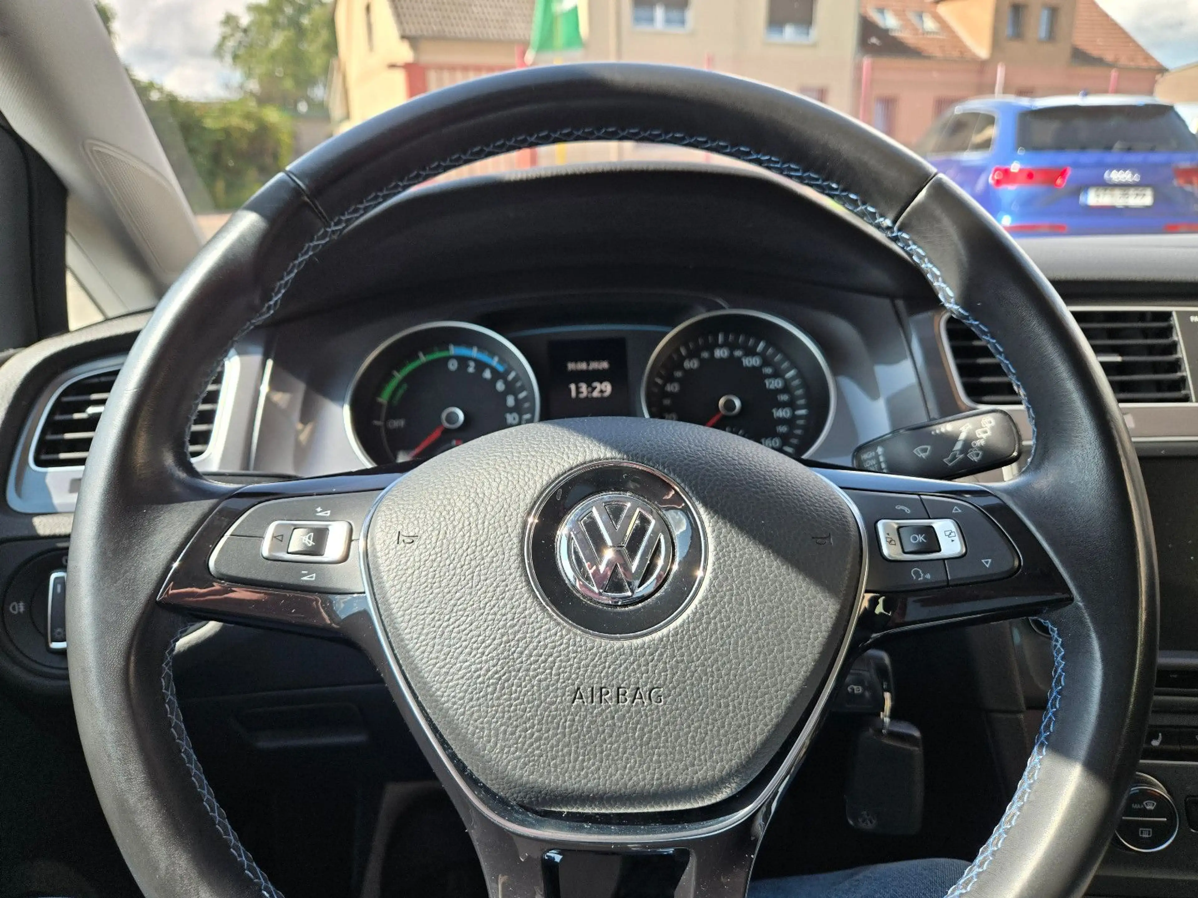 Volkswagen Golf VII Lim. e-Golf**46Tkm**Service neu** — photo 13