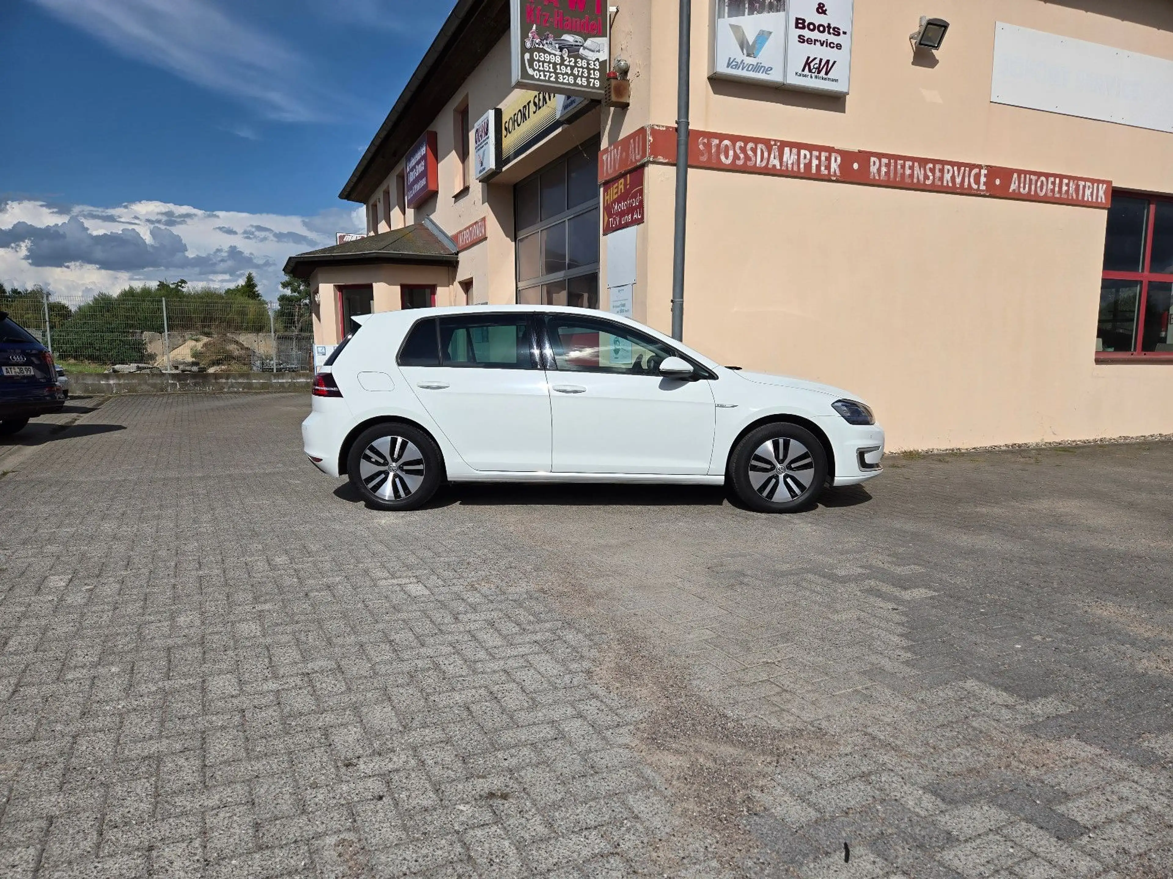 Volkswagen Golf VII Lim. e-Golf**46Tkm**Service neu** — photo 3