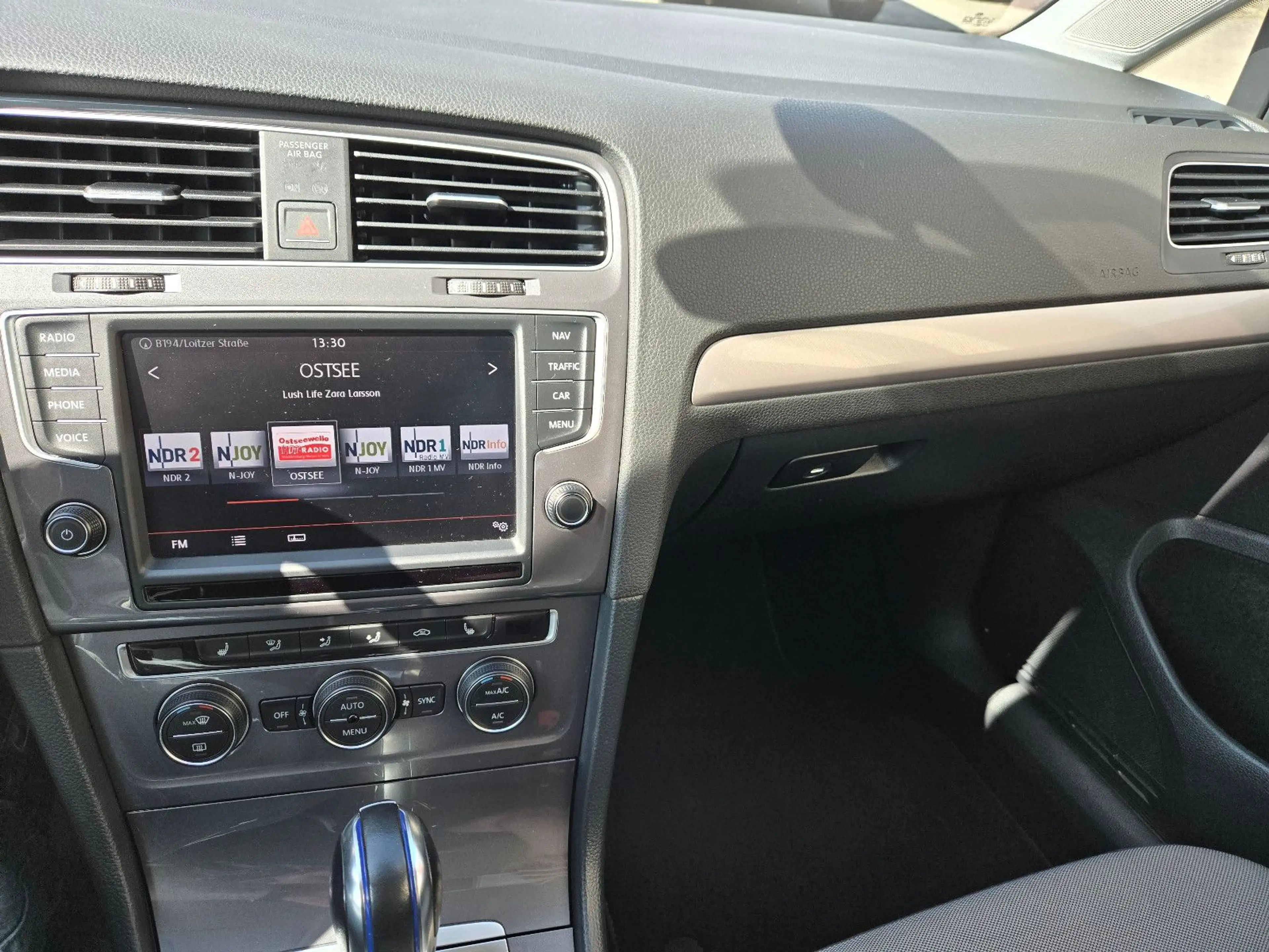 Volkswagen Golf VII Lim. e-Golf**46Tkm**Service neu** — photo 14