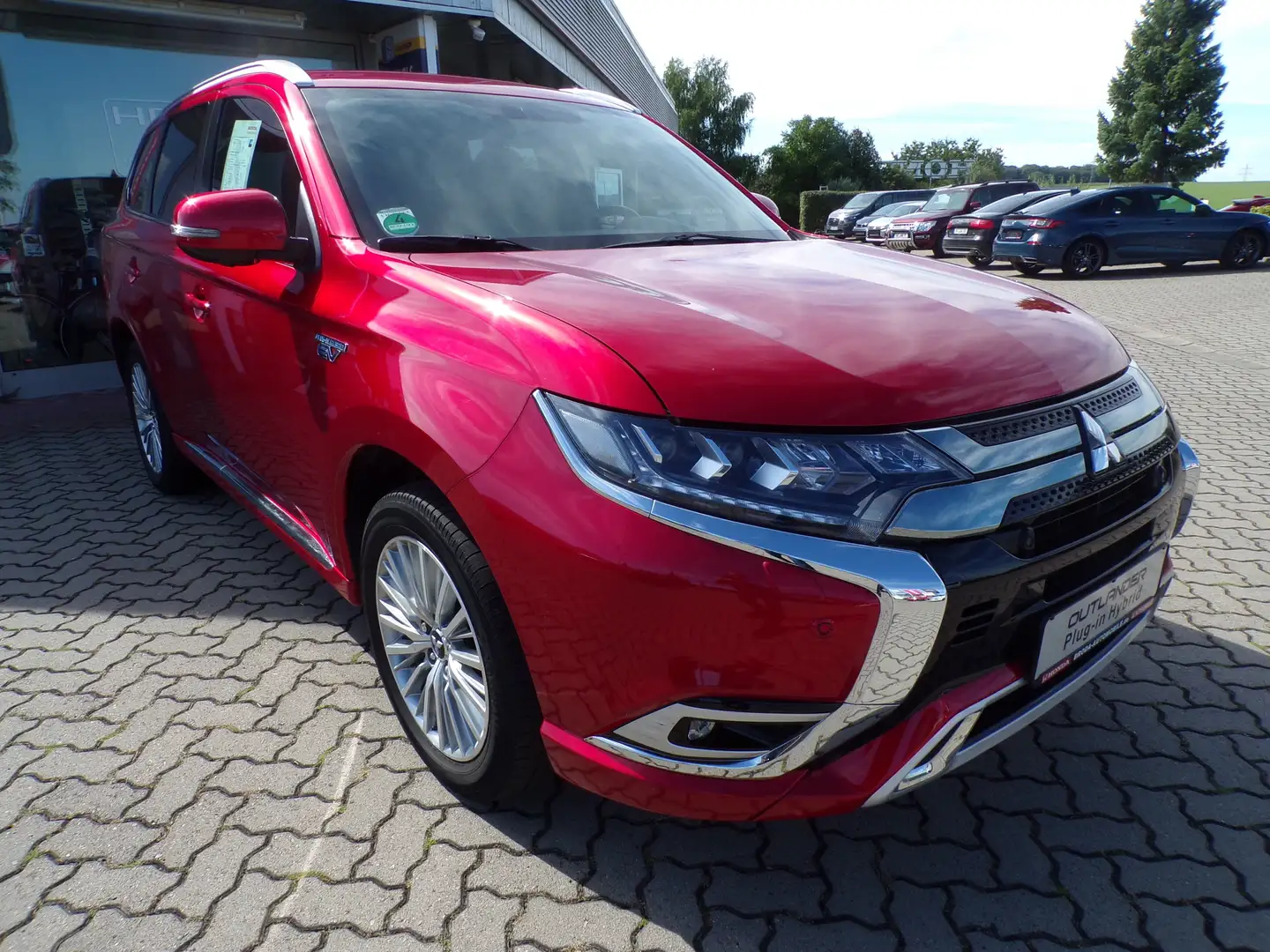 Mitsubishi Outlander PHEV Plus Spirit 4WD Rot - 2