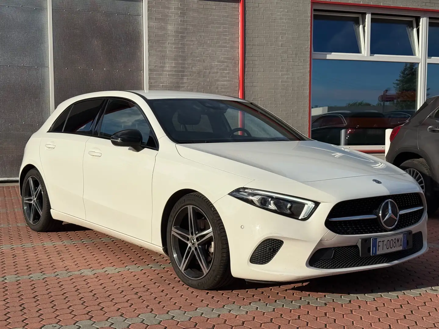 Mercedes-Benz A 180 Classe A Sport auto - Neopatentati Negro - 1