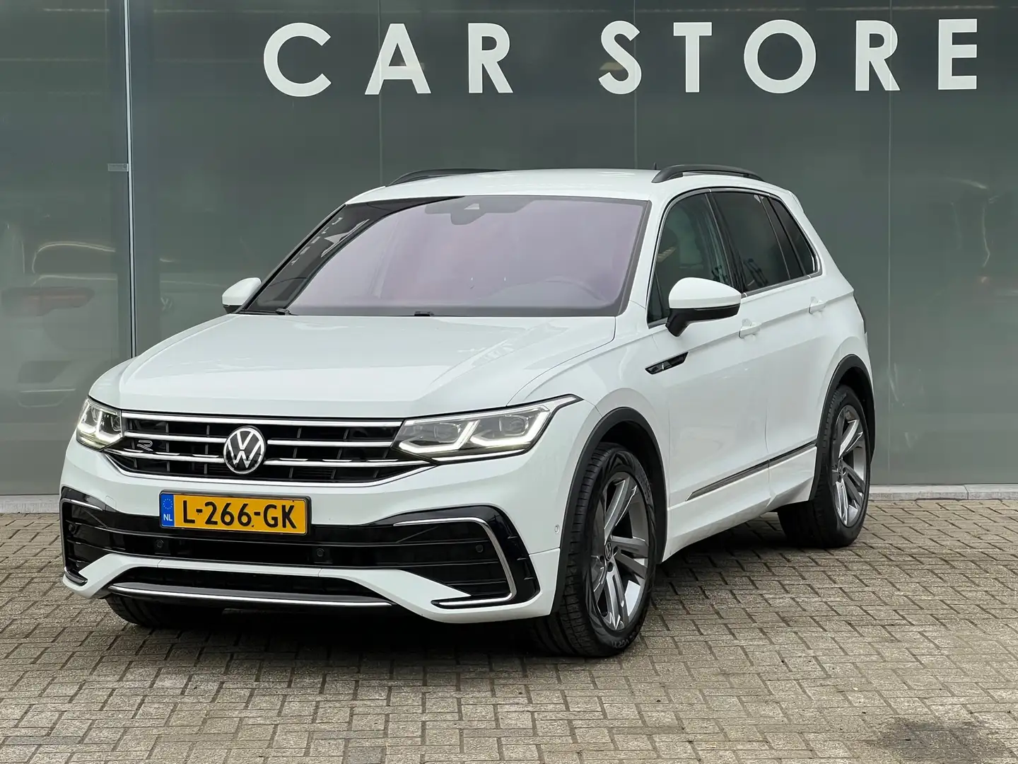 Volkswagen Tiguan 1.5 TSI DSG R-Line Harman|Virtual|IQ-Light|Trekhaa Wit - 1