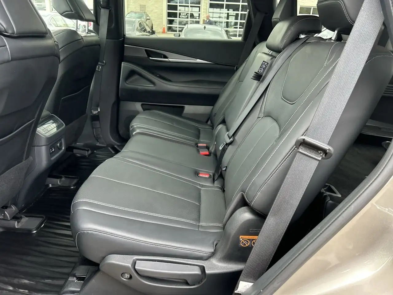 Infiniti QX60 снимка Infiniti QX60