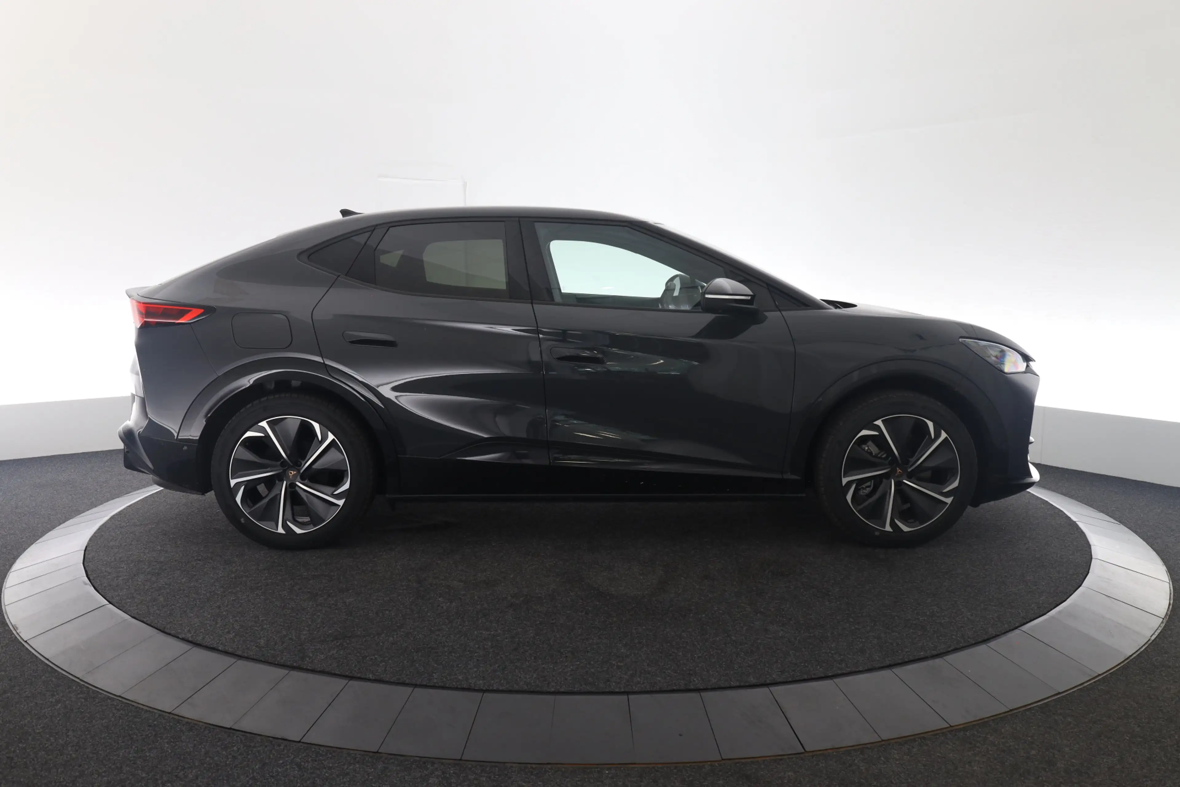CUPRA Tavascan Business 82 kWh 286PK, 360gr. Camera, Stoelverwarm — photo 4