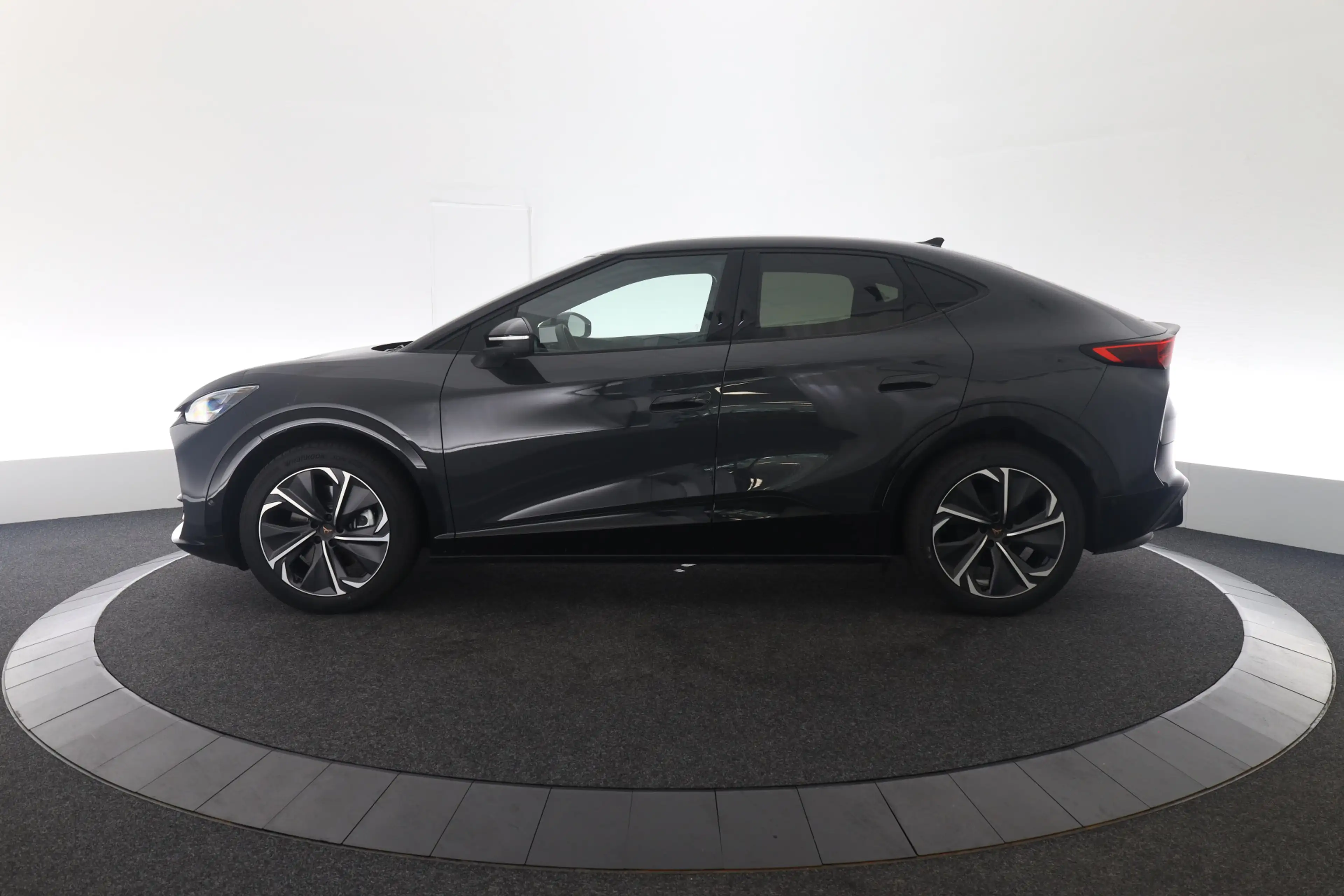 CUPRA Tavascan Business 82 kWh 286PK, 360gr. Camera, Stoelverwarm — photo 5
