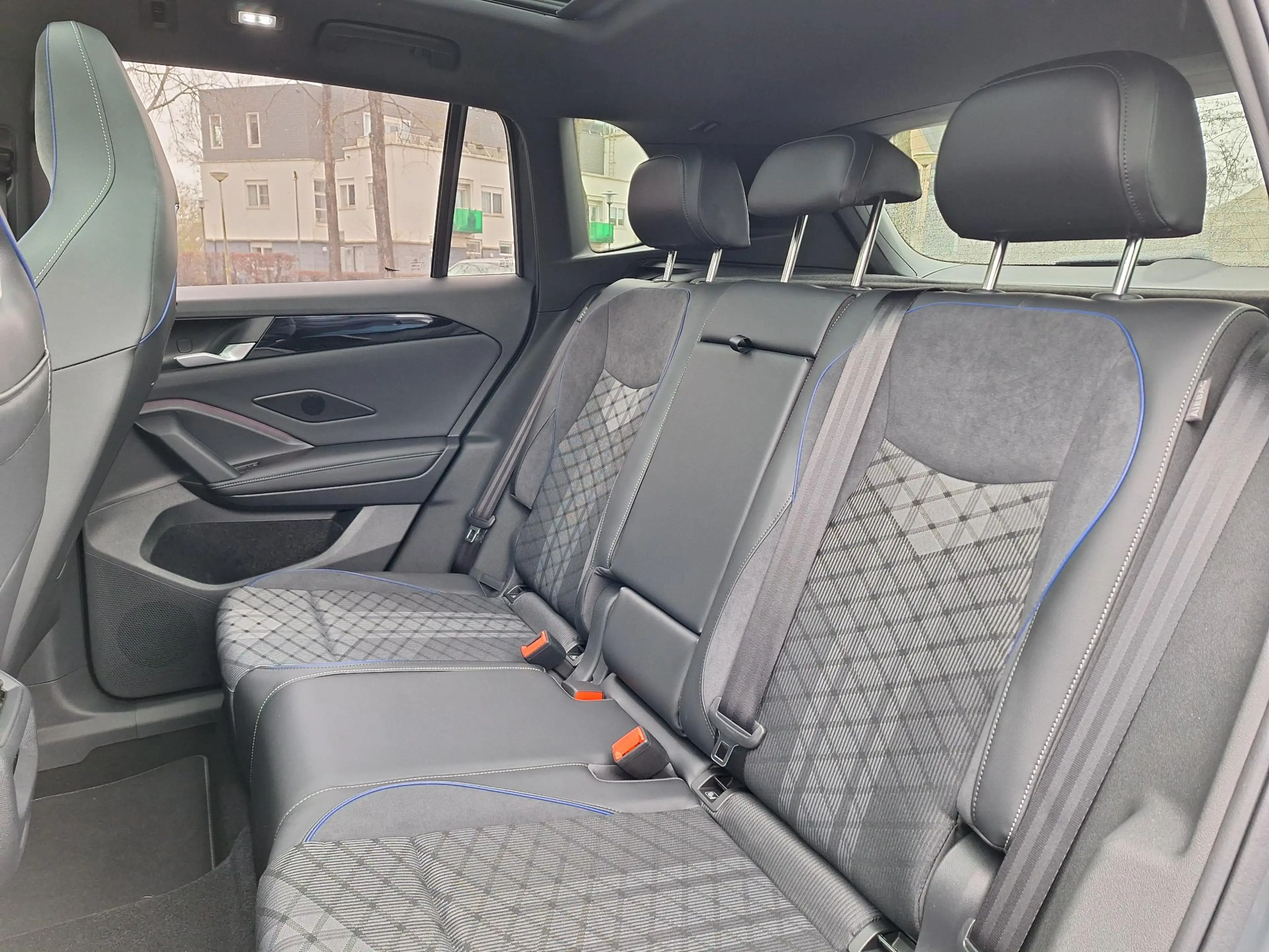 Volkswagen Tiguan Hybrid 272pk DSG R-Line (Pano,Trekhaak,Camera,Navi — photo 13