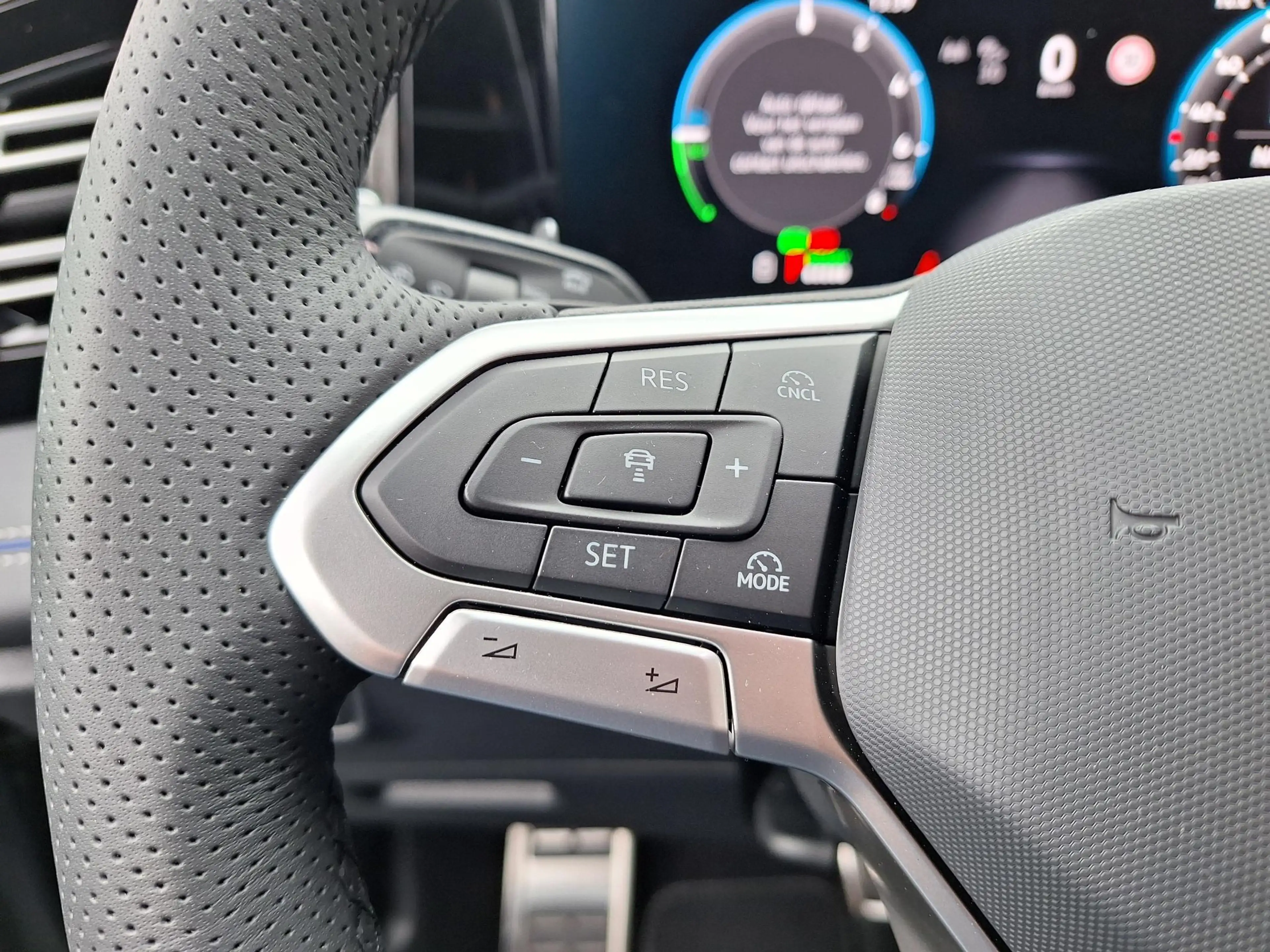 Volkswagen Tiguan Hybrid 272pk DSG R-Line (Pano,Trekhaak,Camera,Navi — photo 17