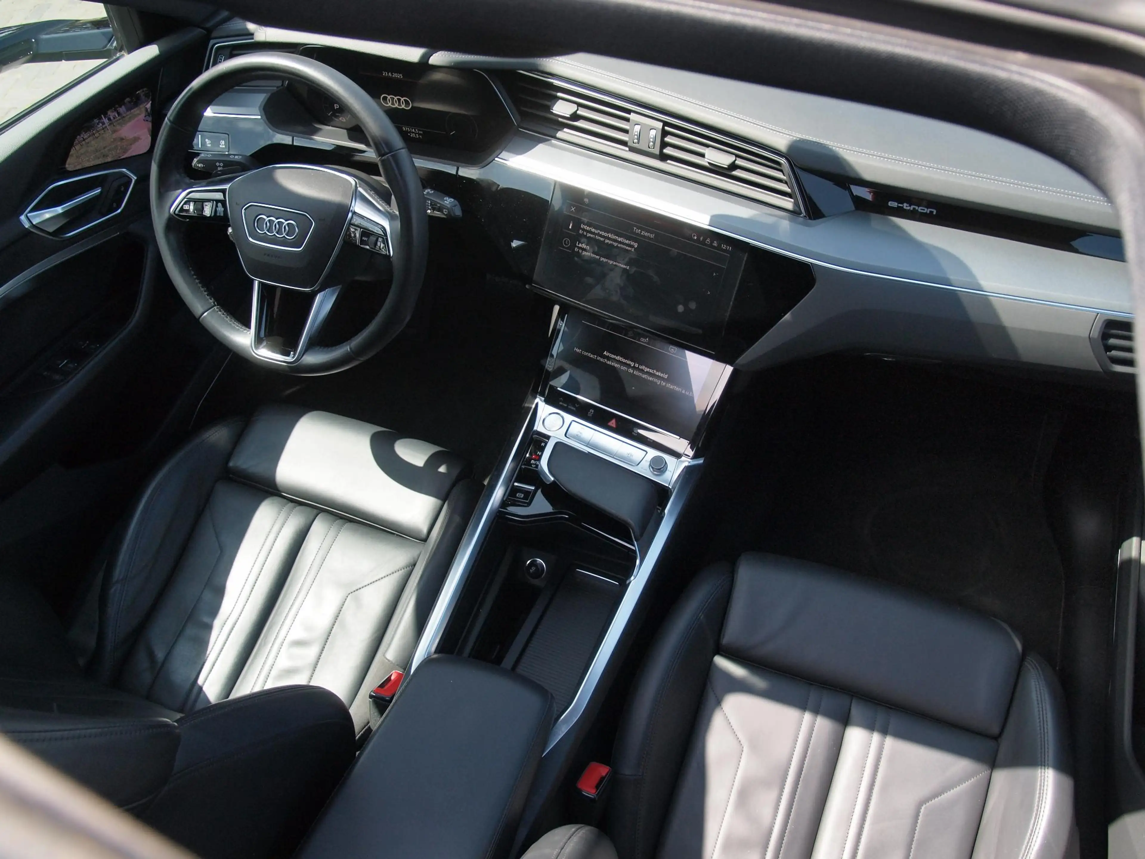 Audi e-tron e-tron 55 quattro 95 kWh | Panoramadak | 360 Camer — photo 17