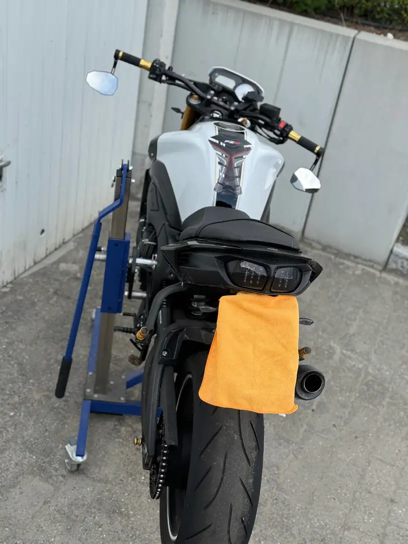 Yamaha FZ 8 Alb - 1