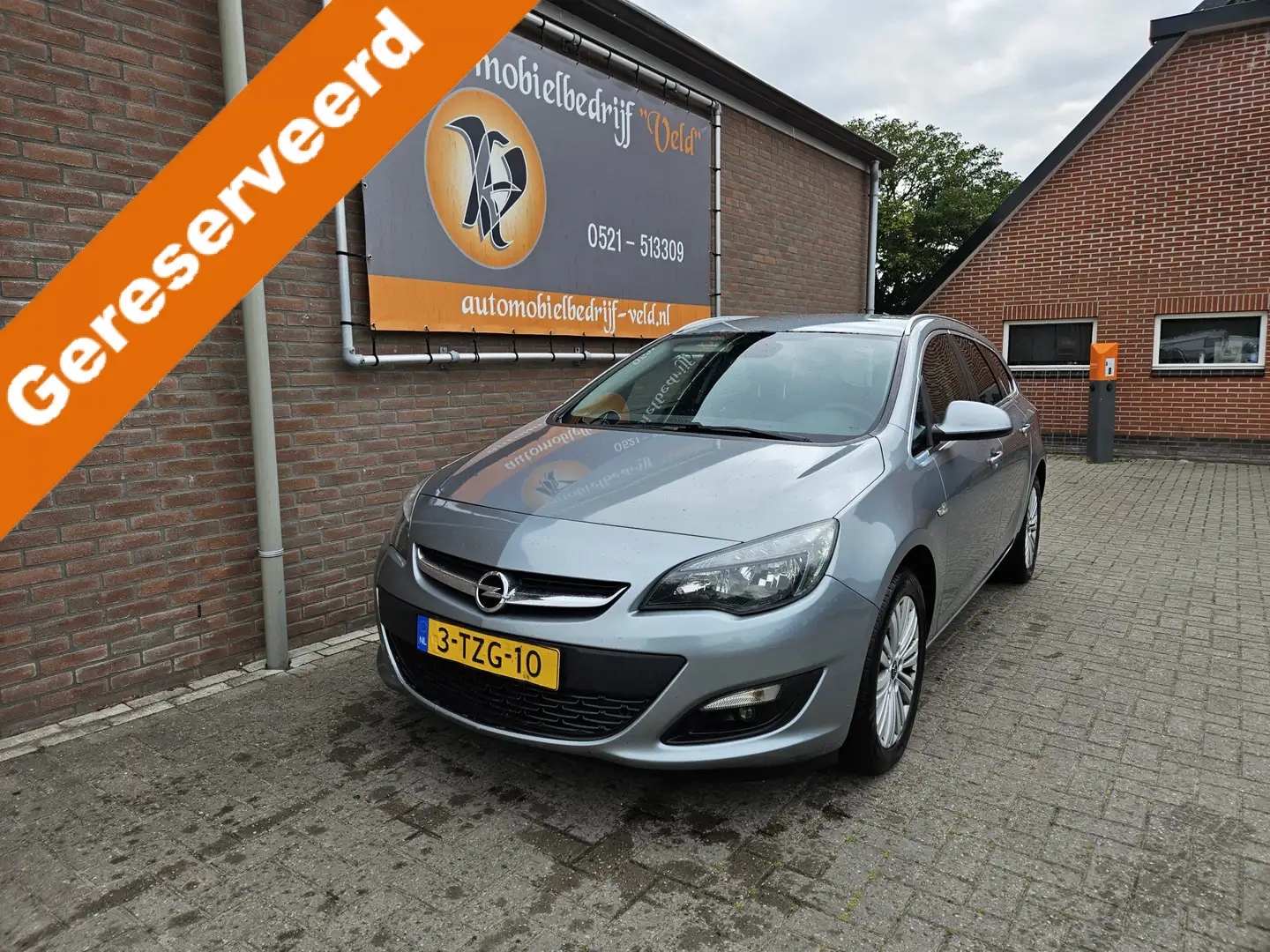Opel Astra Sports Tourer 1.6 CDTi Design Edition Grijs - 1
