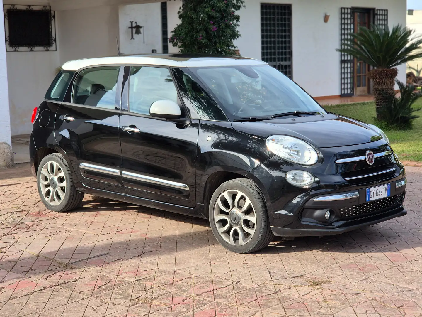 Fiat 500L 500L 2017 1.3 mjt Lounge 95cv dualogic Nero - 1